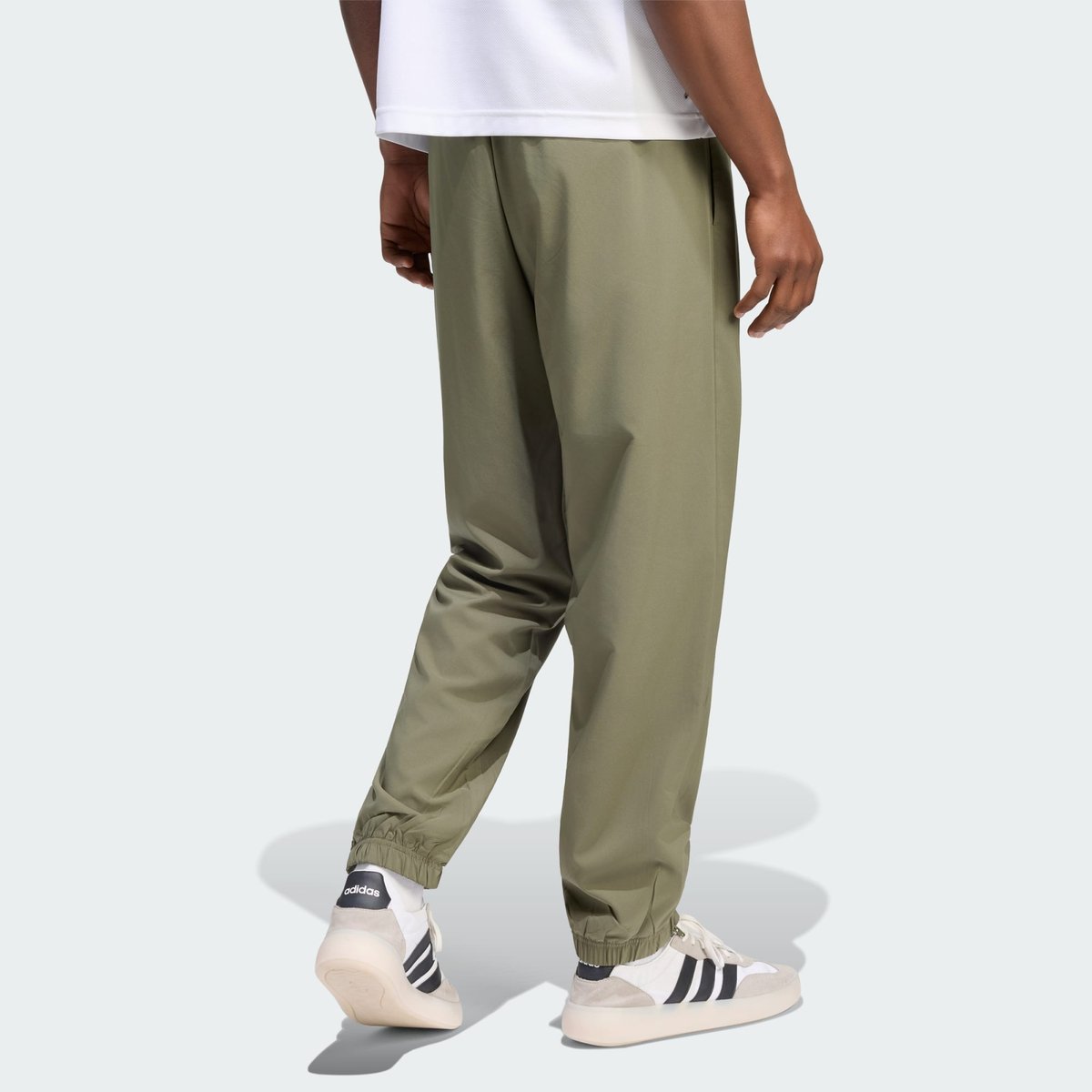 Pantalon Bord-Côte Fuselé Tissé Petit Logo Essentials Stanford Lite olive four / black, ADIDAS SPORTSWEAR