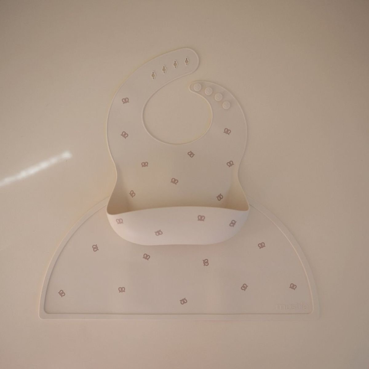 Set de table en silicone ecru, marron, MUSHIE