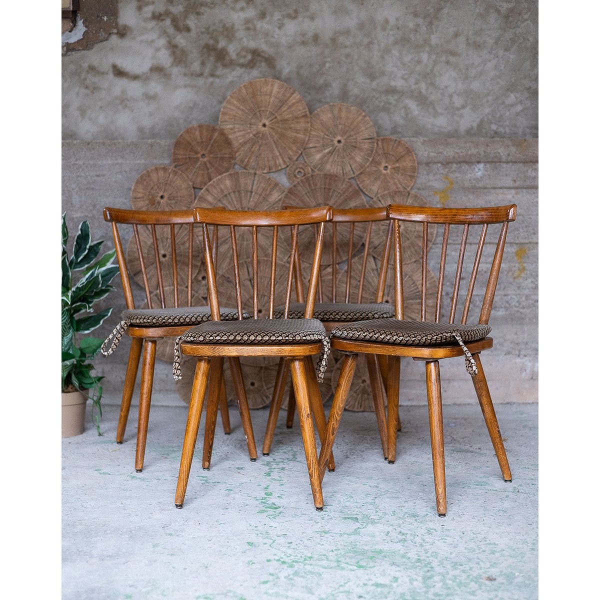 Chaise scandinave vintage Alma N°2048 - Bon état bois clair, DEBONGOUT