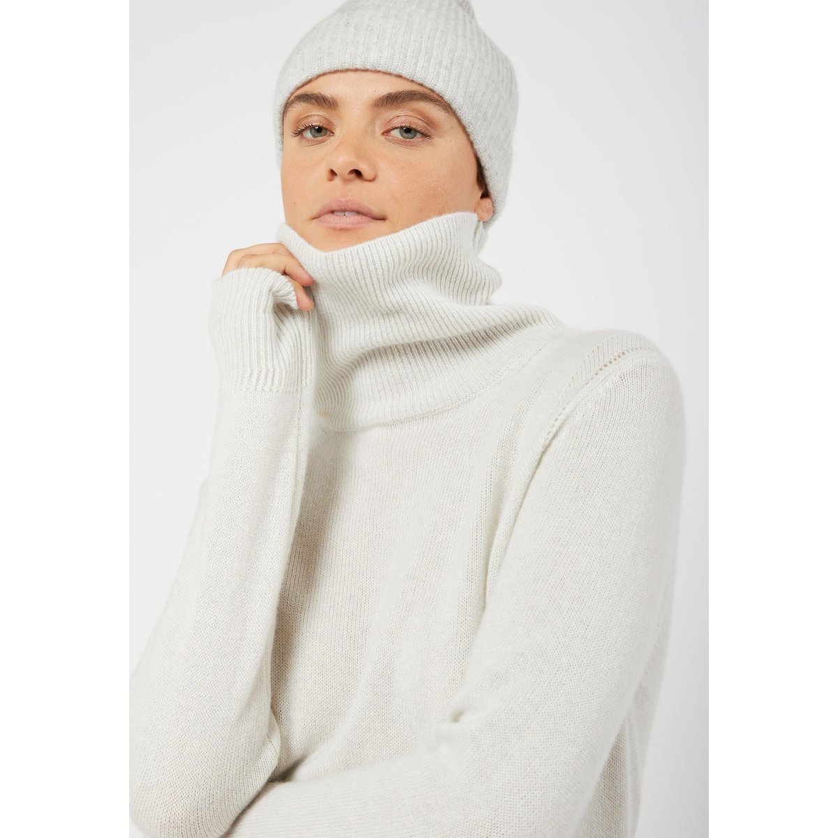 Pull col roulé oversize en cachemire blanc, RODIER
