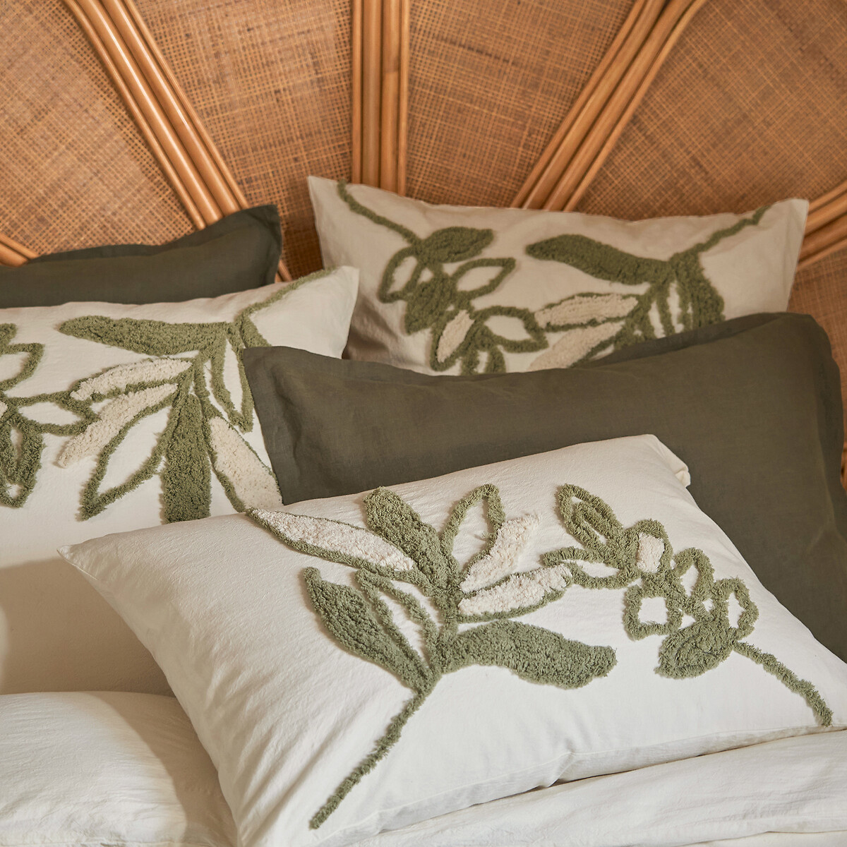 Piana Embroidered Foliage Cotton Pillowcase white/green, LA REDOUTE INTERIEURS