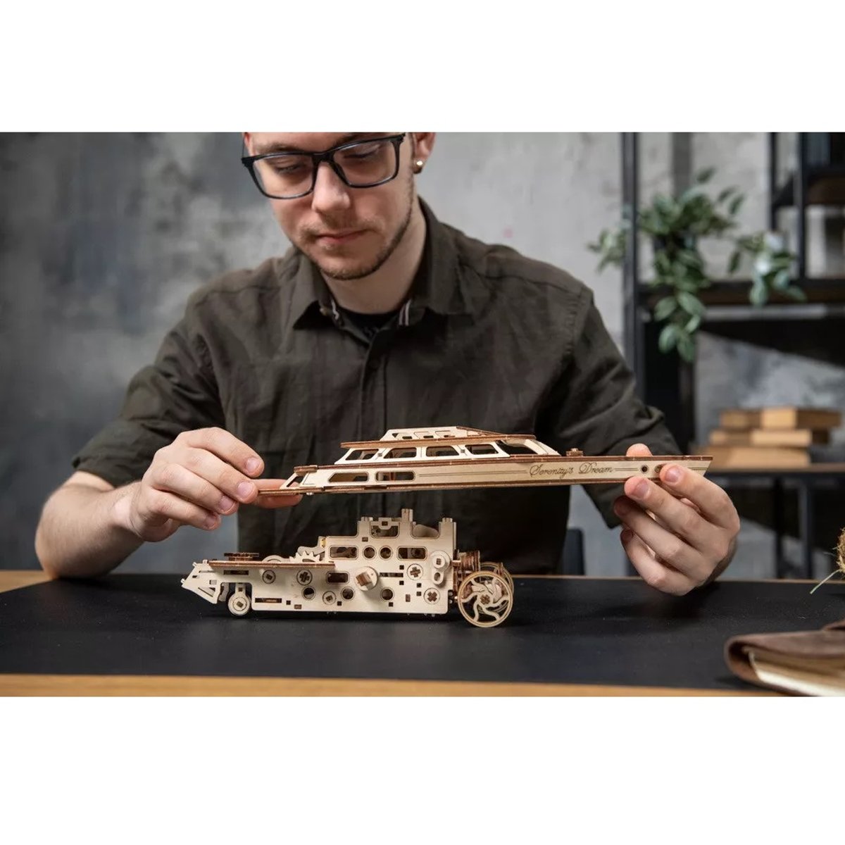 Puzzle 3D Bateau à voile Sérénité beige, UGEARS