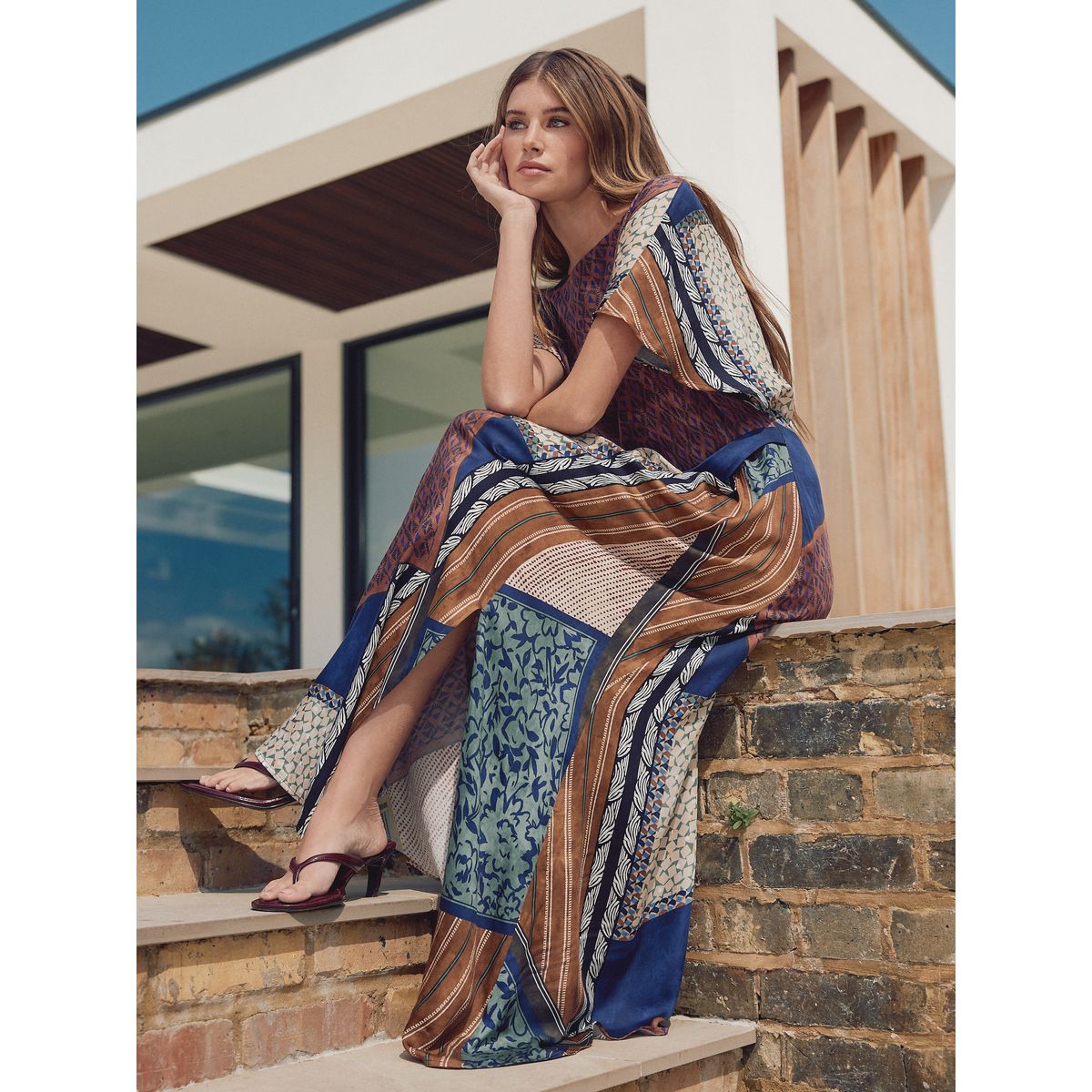 Robe mi-longue à taille cintrée écharpe imprimée marine, NEXT