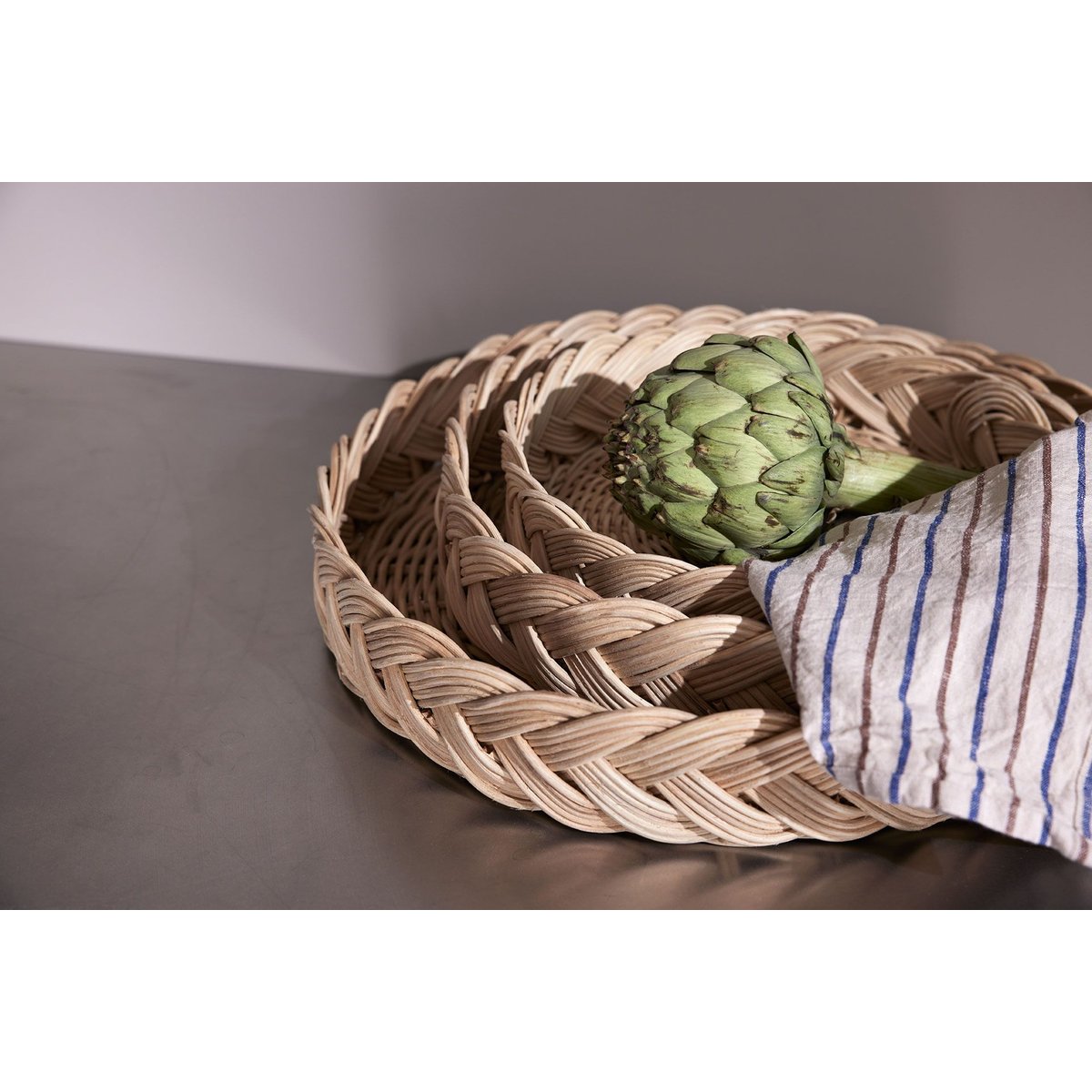 Corbeille à pain en rotin à bords torsadés LIVING beige, OYOY LIVING DESIGN