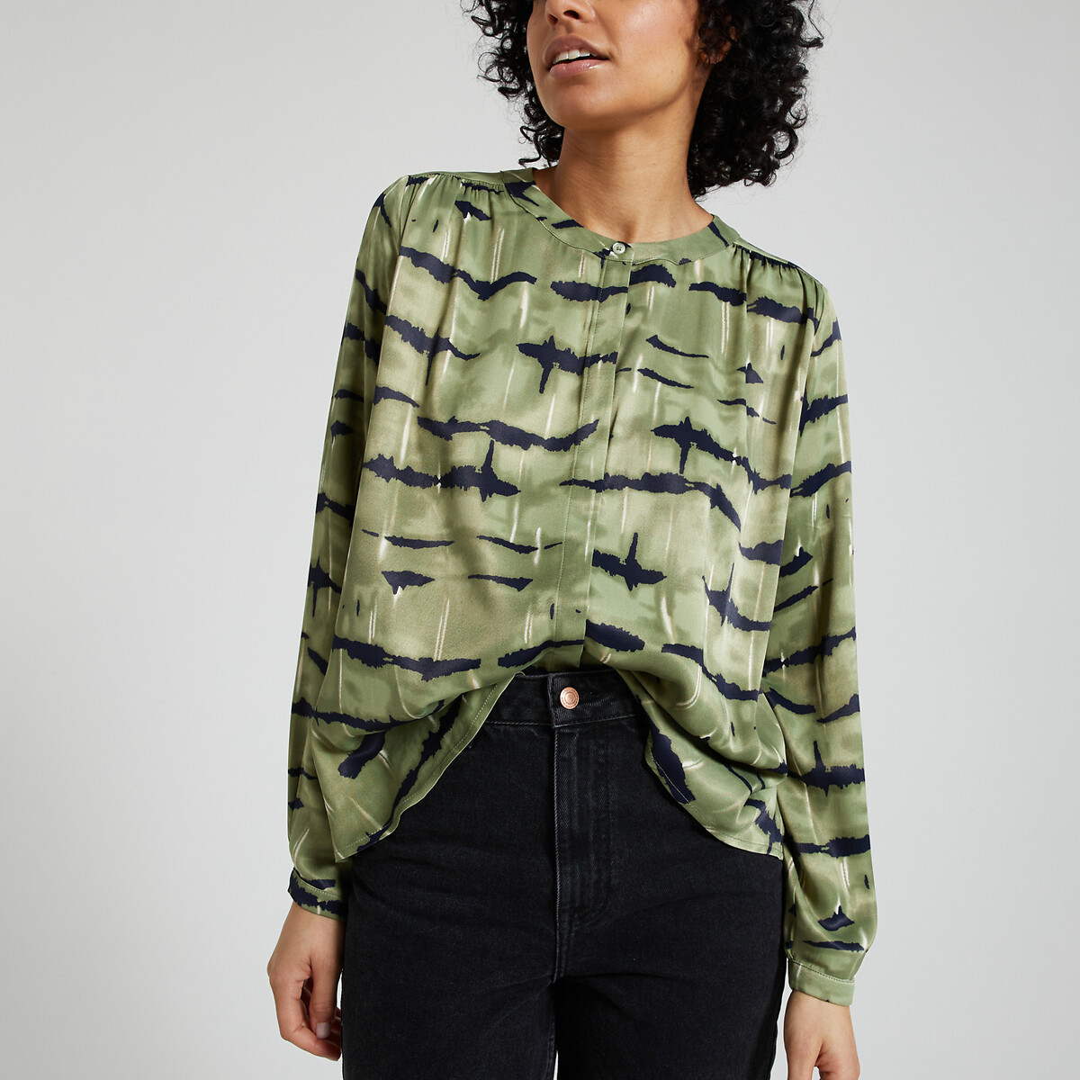 Blouse satinée, imprimé zèbré vert/noir, VILA