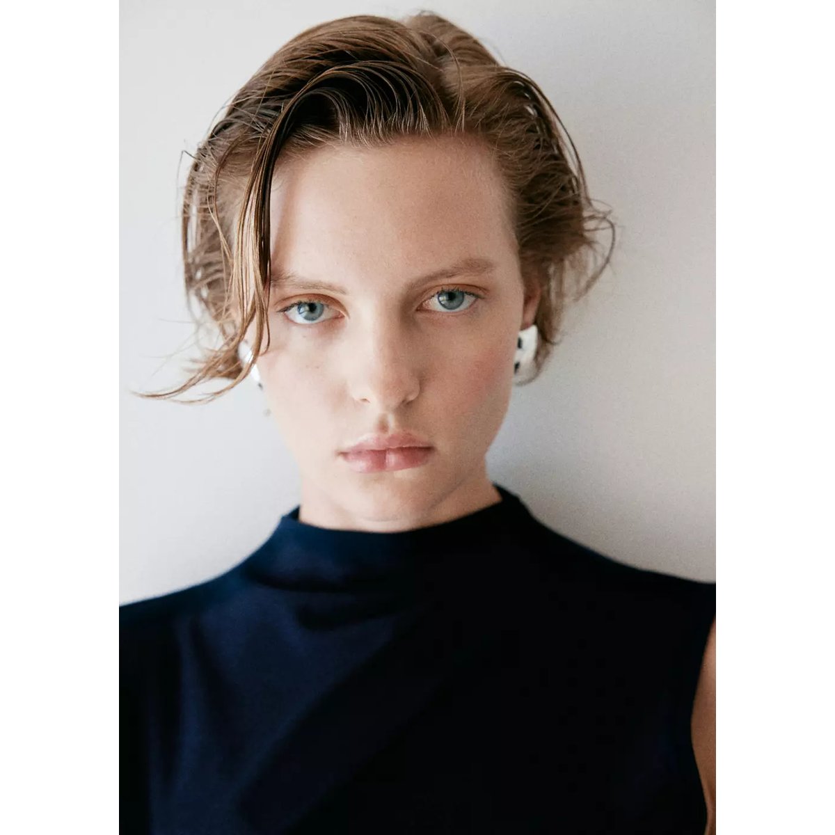 Top en maille bas asymétrique bleu marine, MANGO