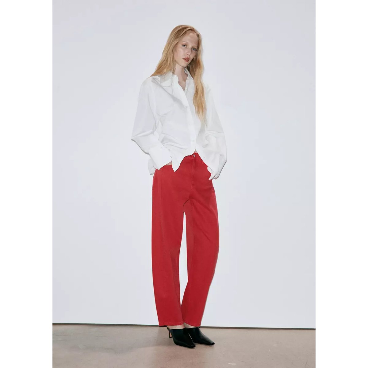 Jean balloon coutures rouge, MANGO