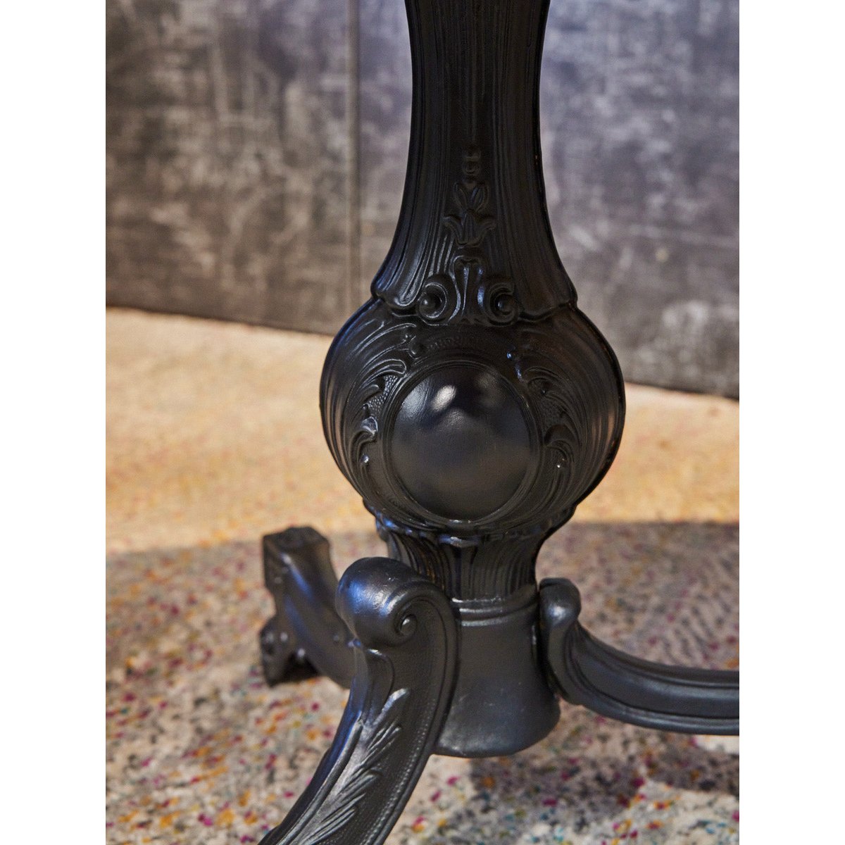 Table basse en marbre relookée Léonie N°1157 - Bon état noir, DEBONGOUT