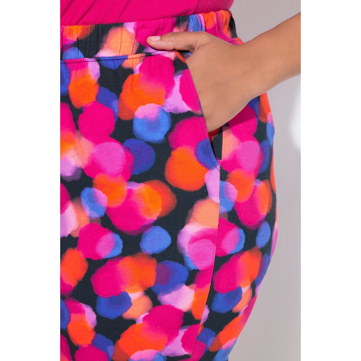 Pantalon 7/8 en jersey, motif gros pois noir, ULLA POPKEN