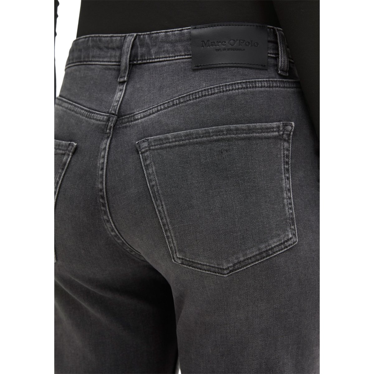 Jeans modèle Linde, coupe droite et raccourcis en coton bio extensible gris, MARC O'POLO