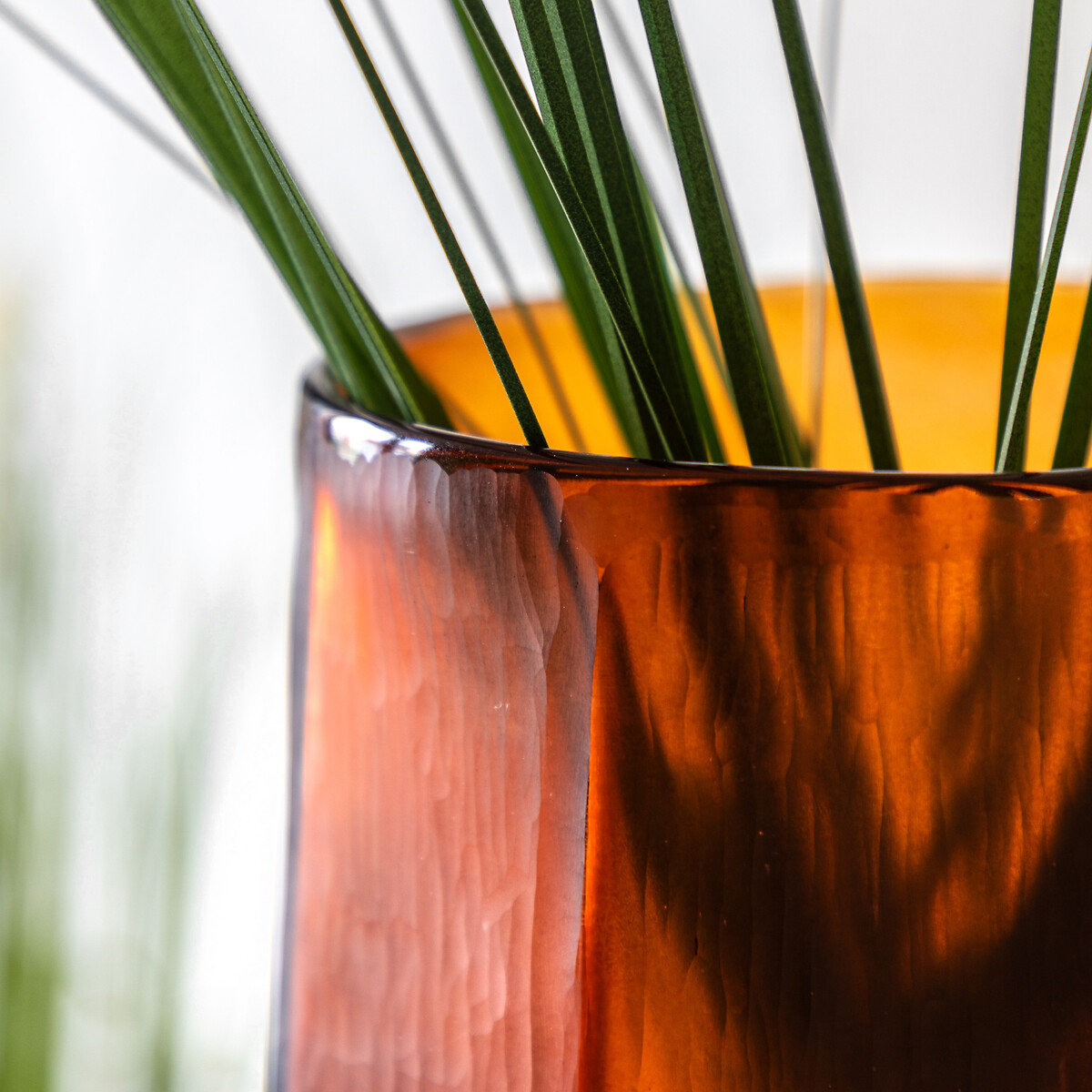 Organic Faceted 26cm Hurricane in Amber brown , ÉDITÉ