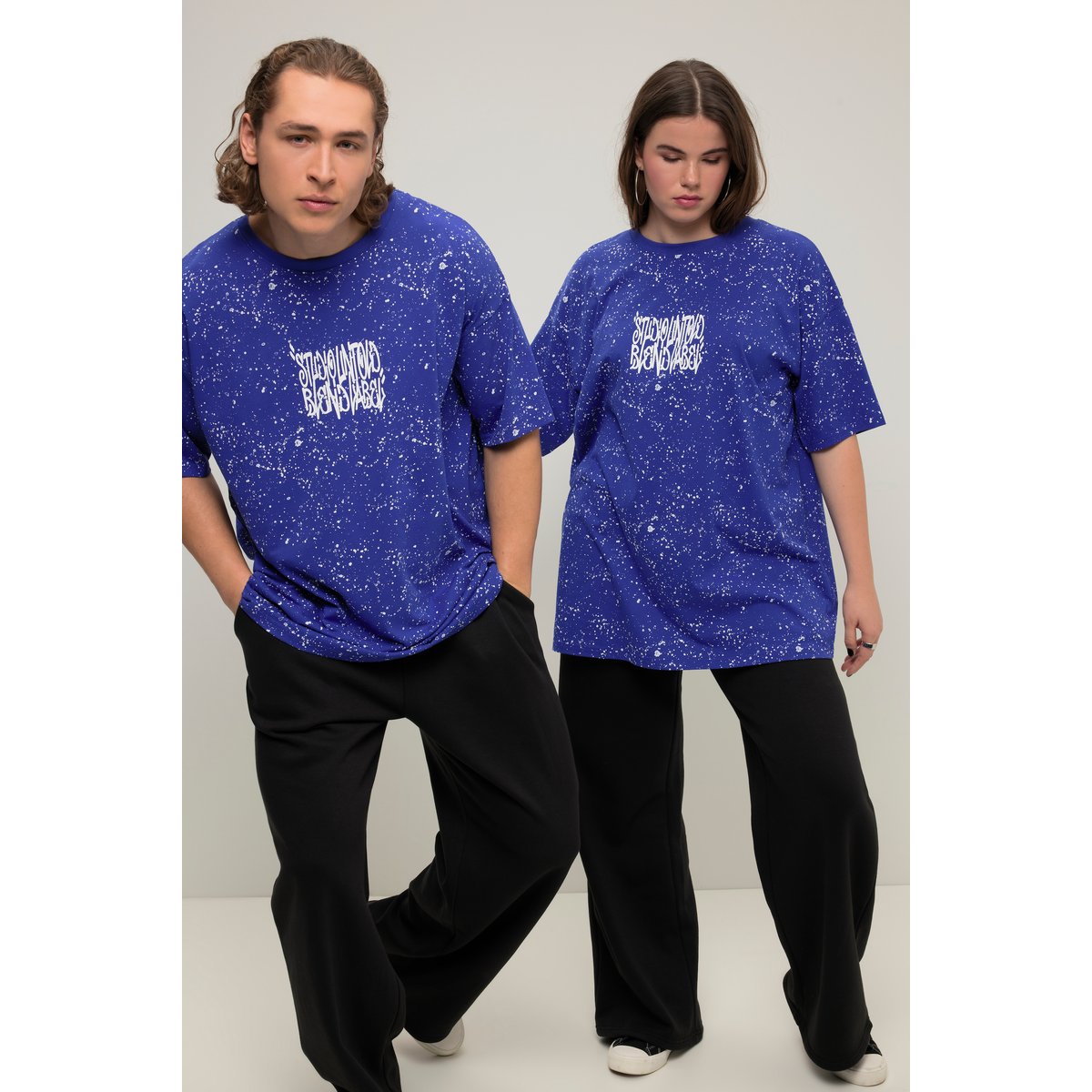 T-shirt oversized unisexe. Aspect moucheté bleu, STUDIO UNTOLD
