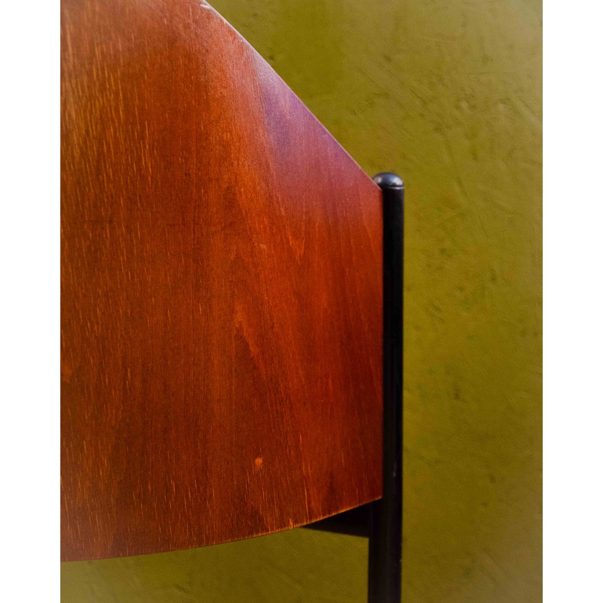 Chaise en bois cintré Alma N°1919 - Bon état noir, DEBONGOUT
