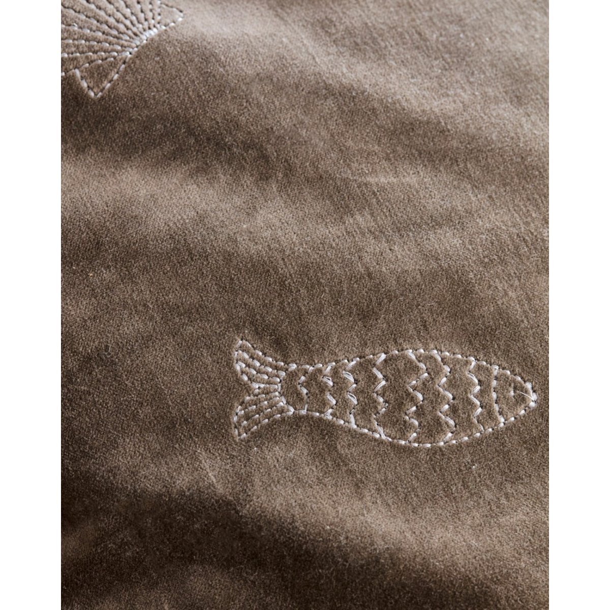 Housse de coussin brodée Play marron, HOUSE DOCTOR