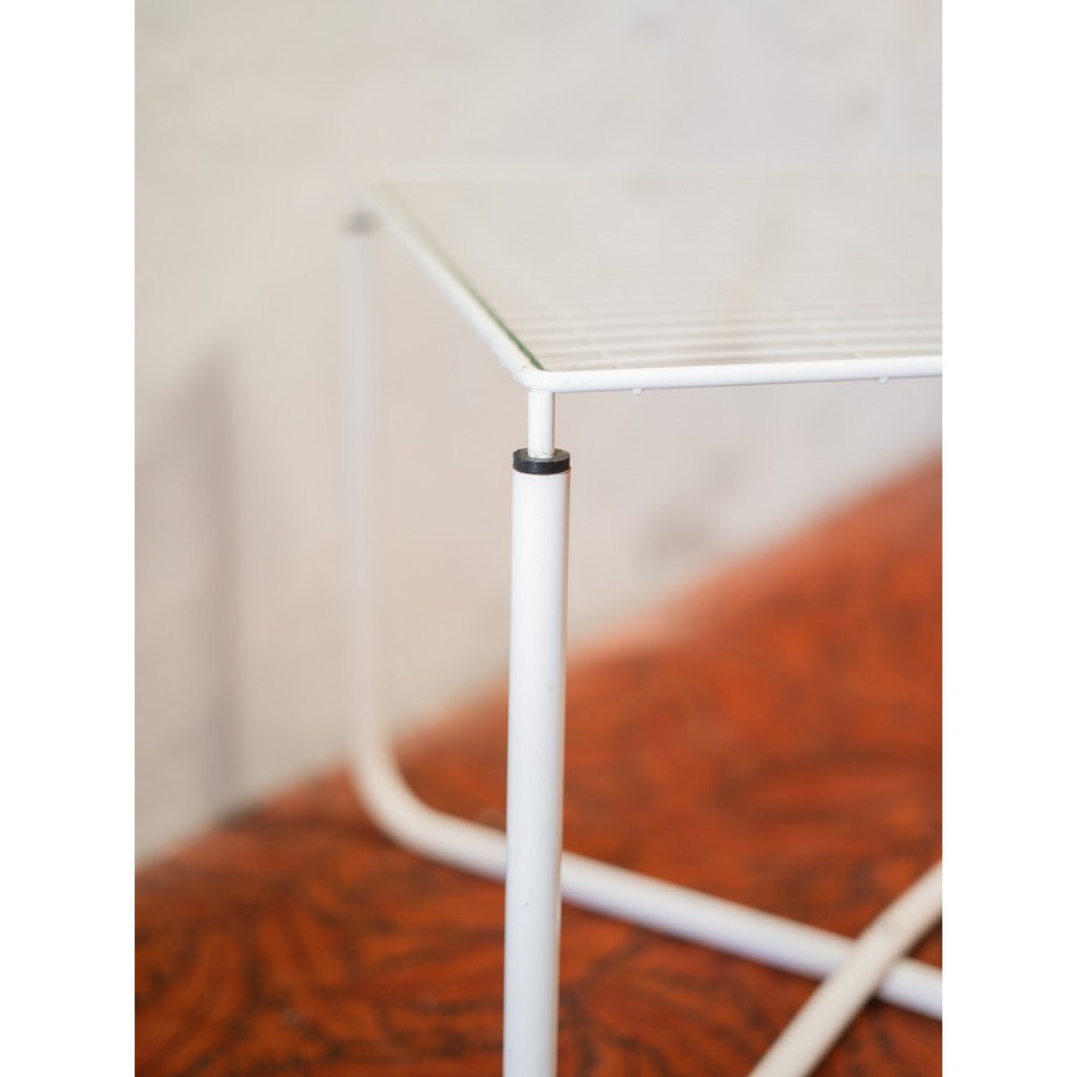 Table basse en métal Donna N°472 - Bon état blanc, DEBONGOUT