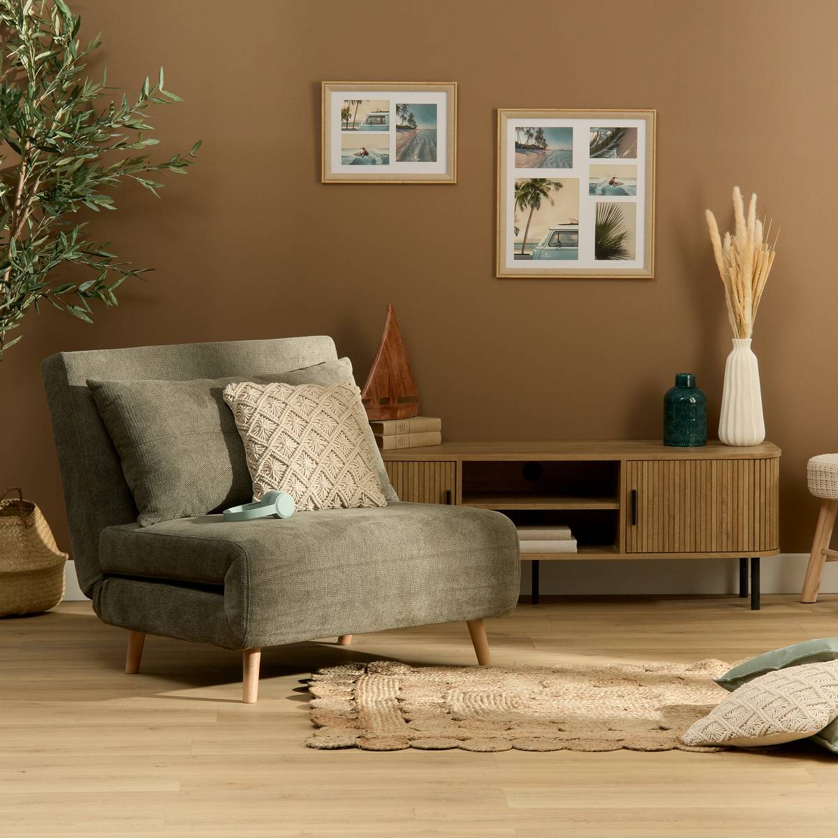 Fauteuil convertible 3 positions en tissu KORA vert cedre, ATMOSPHERA