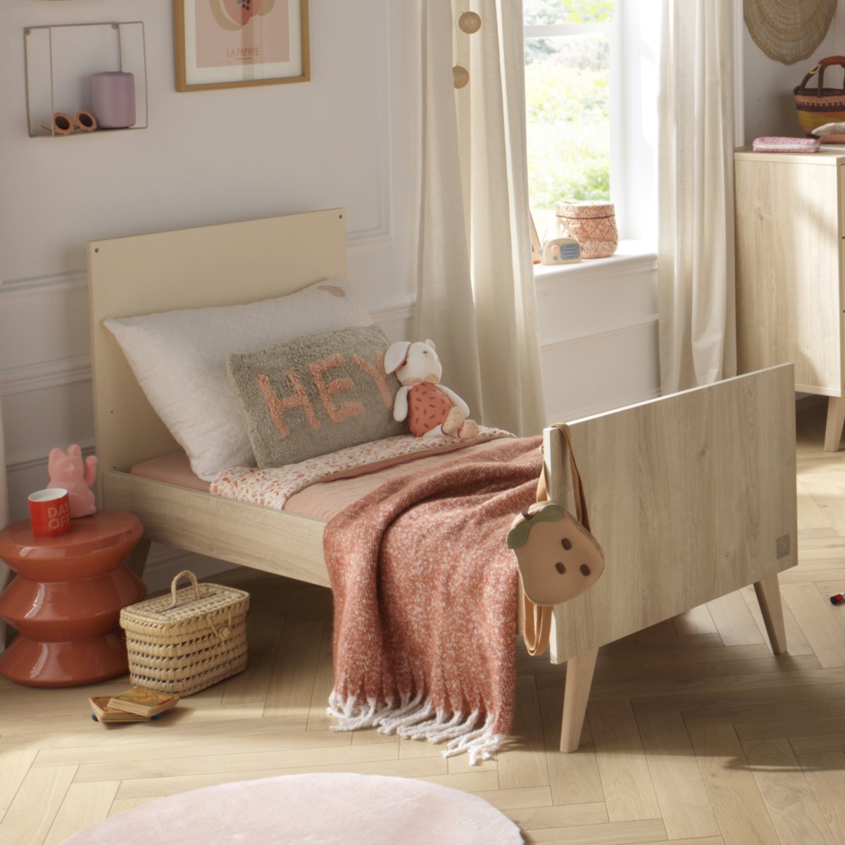 Lit évolutif - Little Big Bed sur pieds en bois avec têtes panneaux imitation bois marron/beige, SAUTHON