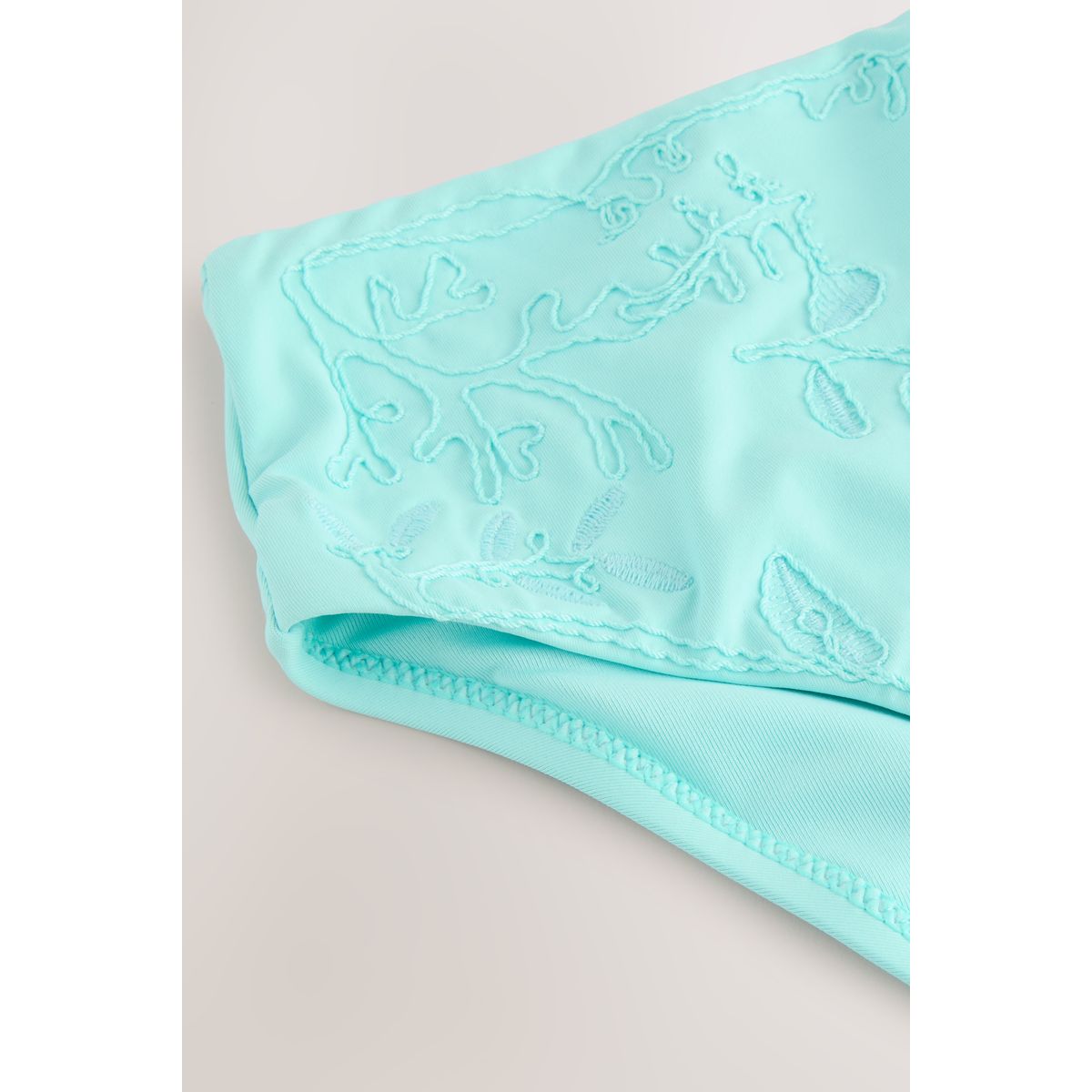 Bas de bikini échancré à taille haute vert menthe brodé, NEXT