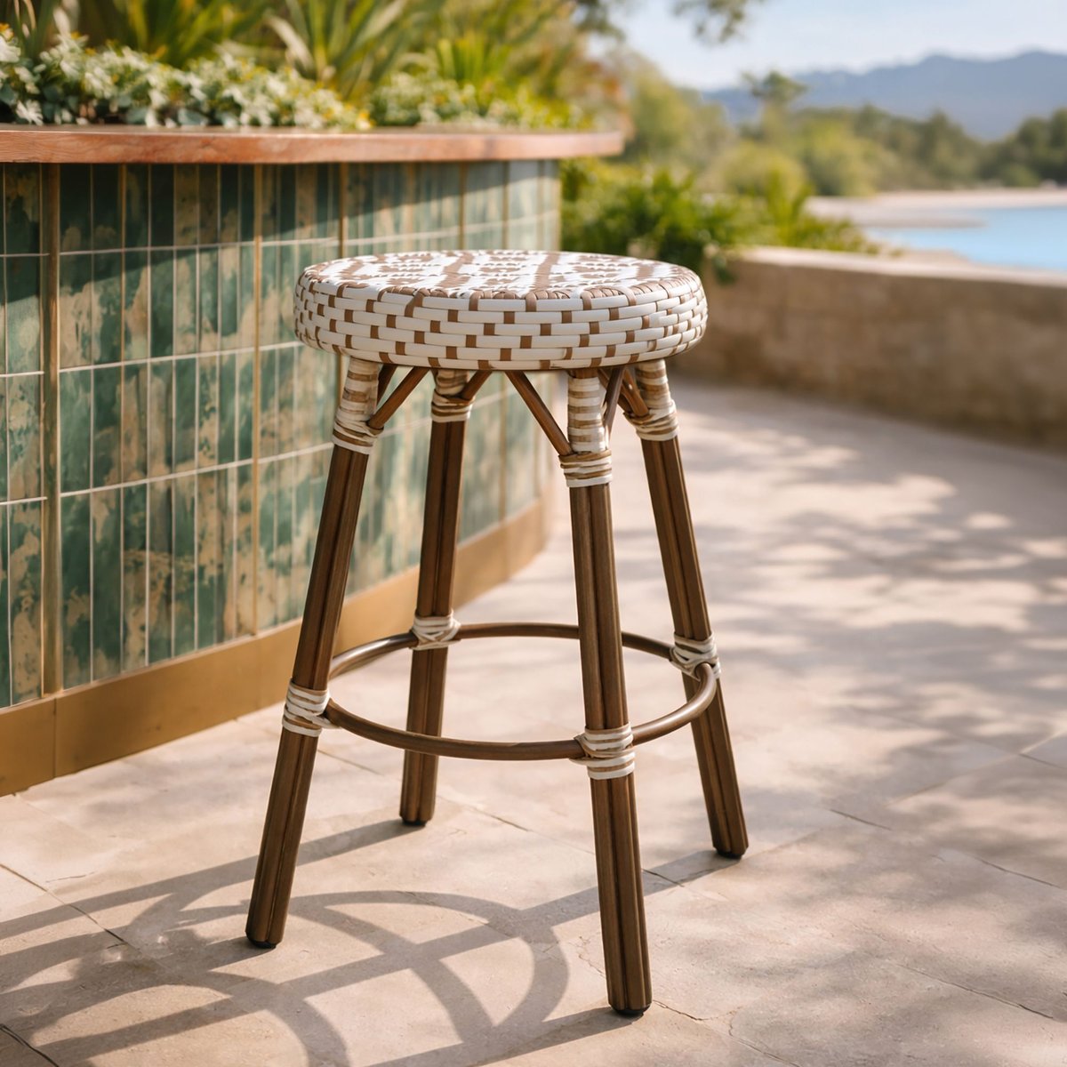 Tabouret de bar extérieur effet rotin naturel, SCALA noisette, NOW'S HOME