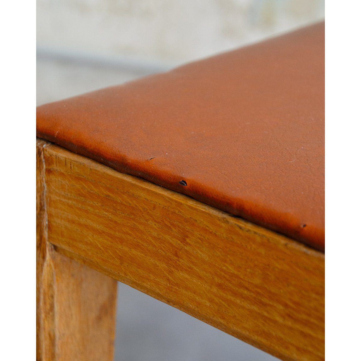 Paire de chaises en cuir camel Alma N°1535 - Bon état camel, DEBONGOUT