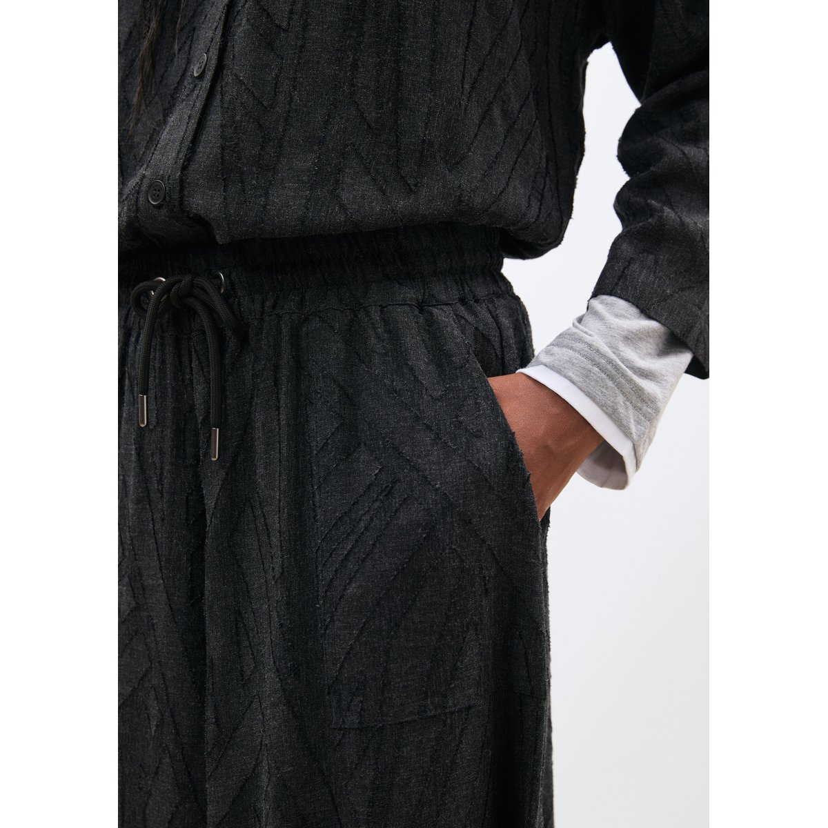 Pantalon large 7/8ème en flanelle jacquard anthracite, HUMILITY