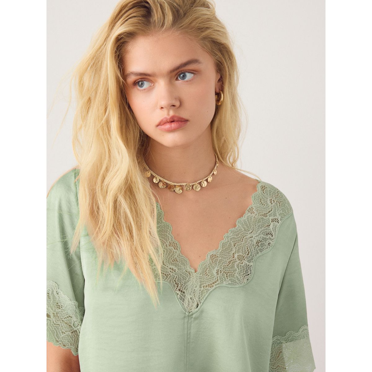 Top en satin à col v et bordure dentelle vert sauge, NEXT