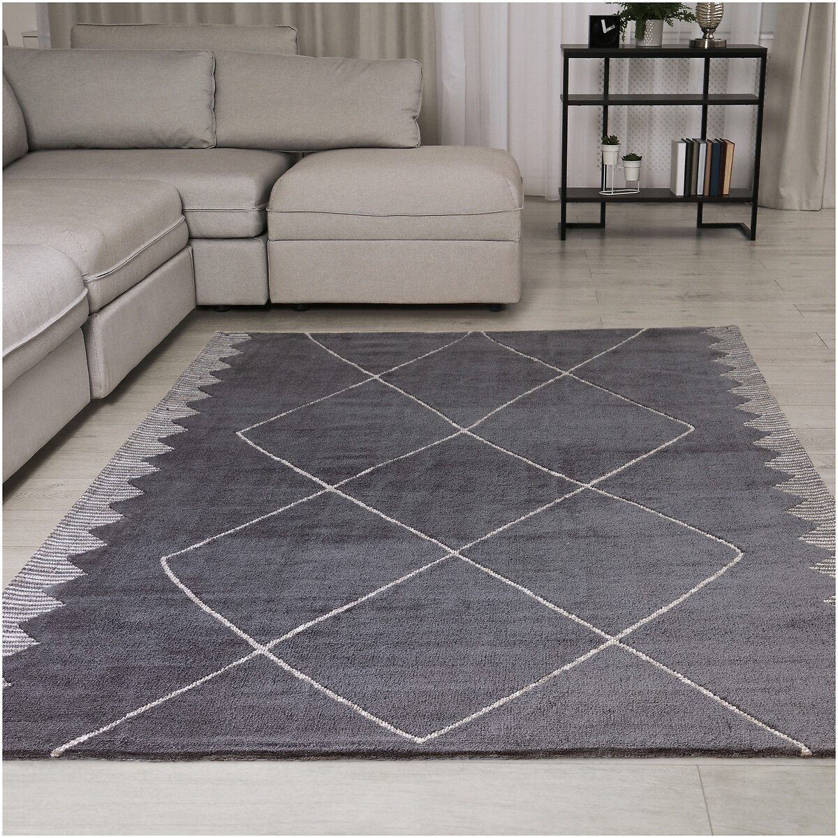 Monochrome Patterned Rug dark grey , ÉDITÉ
