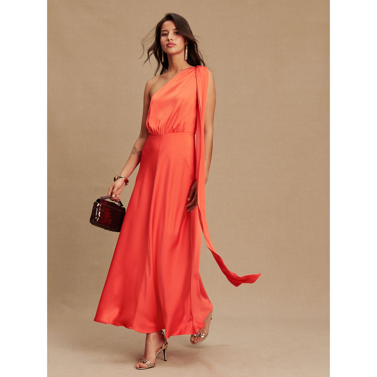 Robe mi-longue style foulard en satin rose corail, NEXT