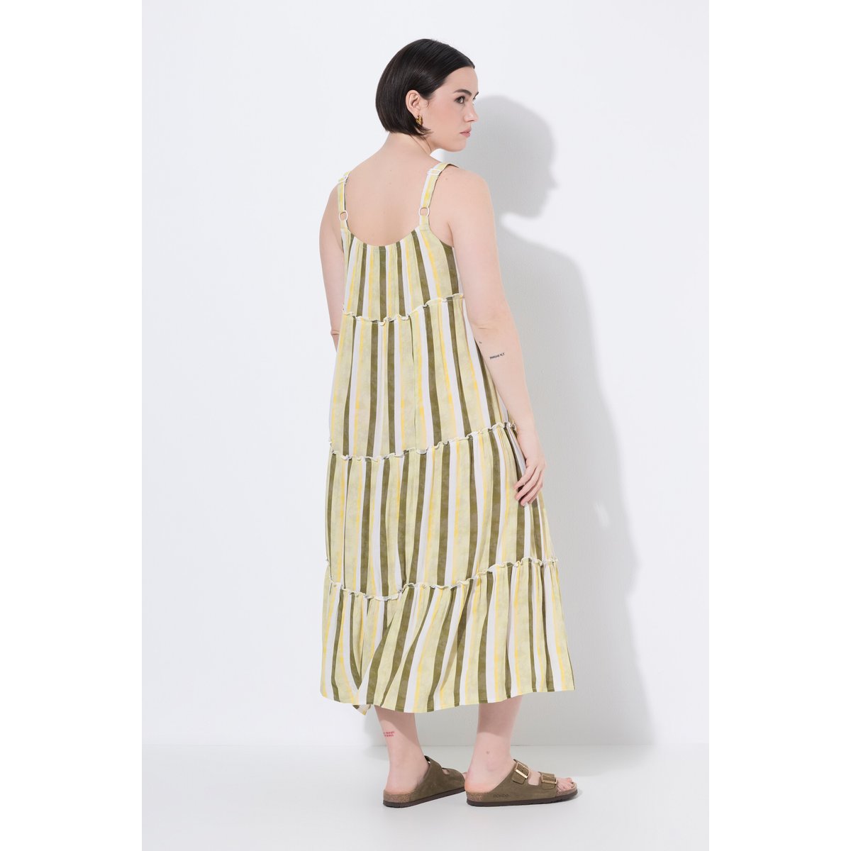 Robe midi à bretelles. Motif rayé. Coupe olive clair, ULLA POPKEN