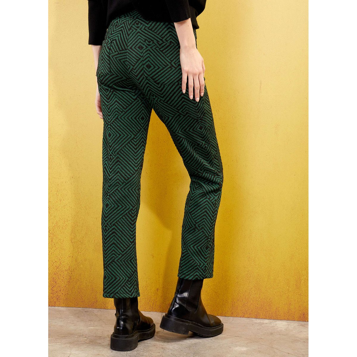 Pantalon droit maille souple à motifs SACHIN noir karma fougere, LA FIANCÉE