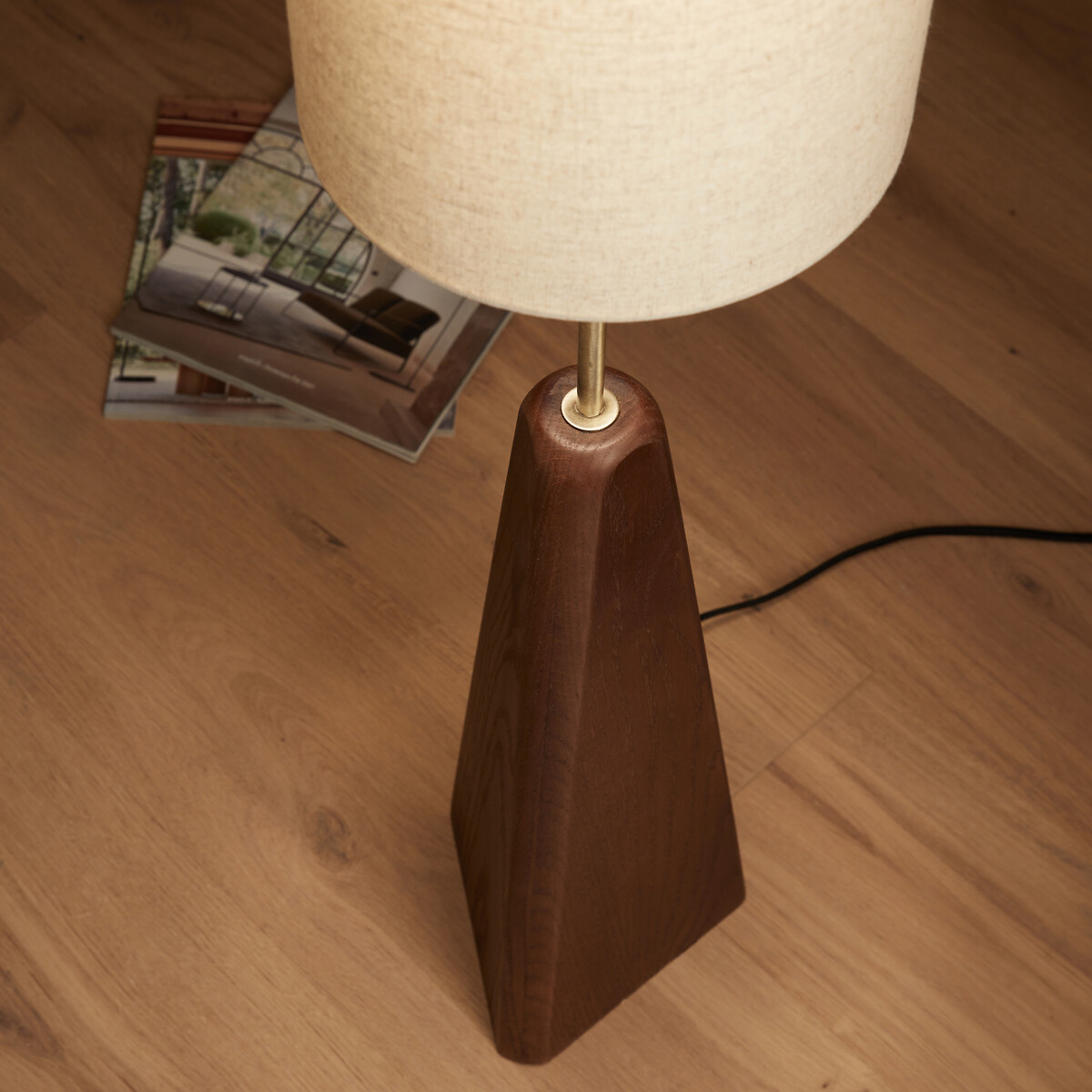 Lampadaire chêne massif teinté noyer, Nestwood noyer, AM.PM