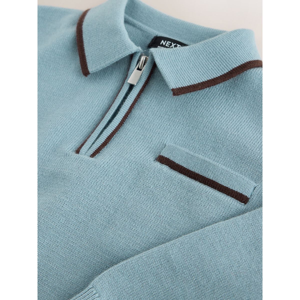 Polo en maille à col zippé et liserés bleu, NEXT