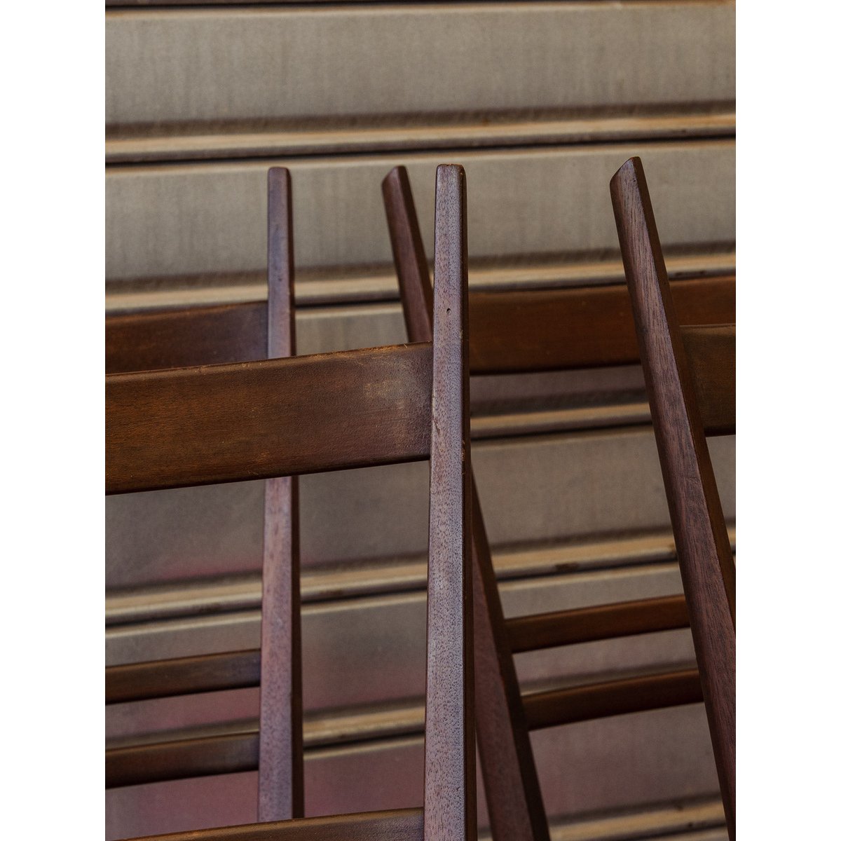 Lot de 6 chaises en bois et tissu rose Alma N°2123 - Bon état bois foncé, DEBONGOUT