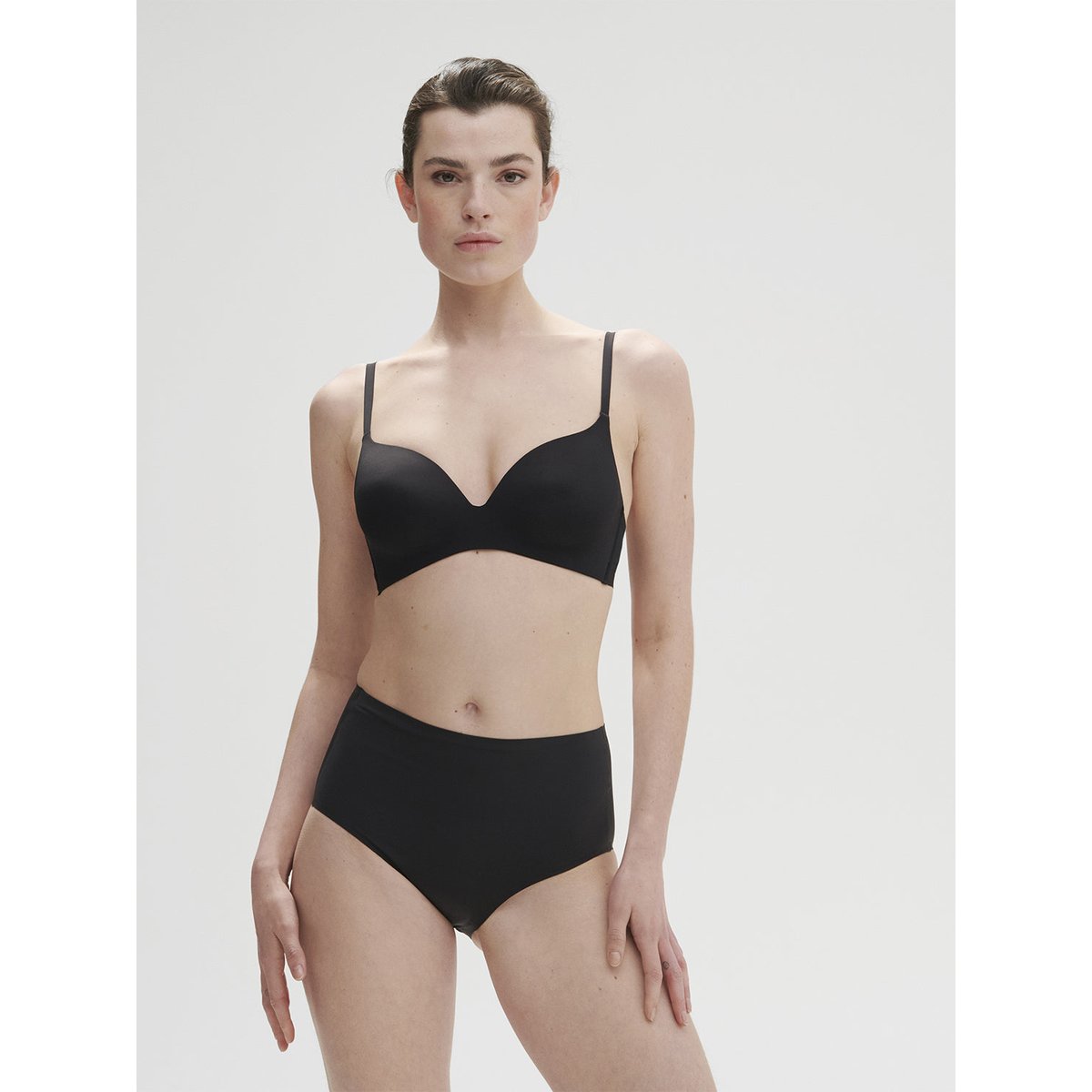 Culotte taille haute, light contrôle, ESSENTIEL noir, SIMONE PERELE