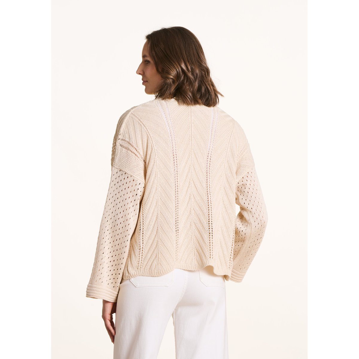 Gilet ouvert en maille crochet ajourée ecru, LA FEE MARABOUTEE