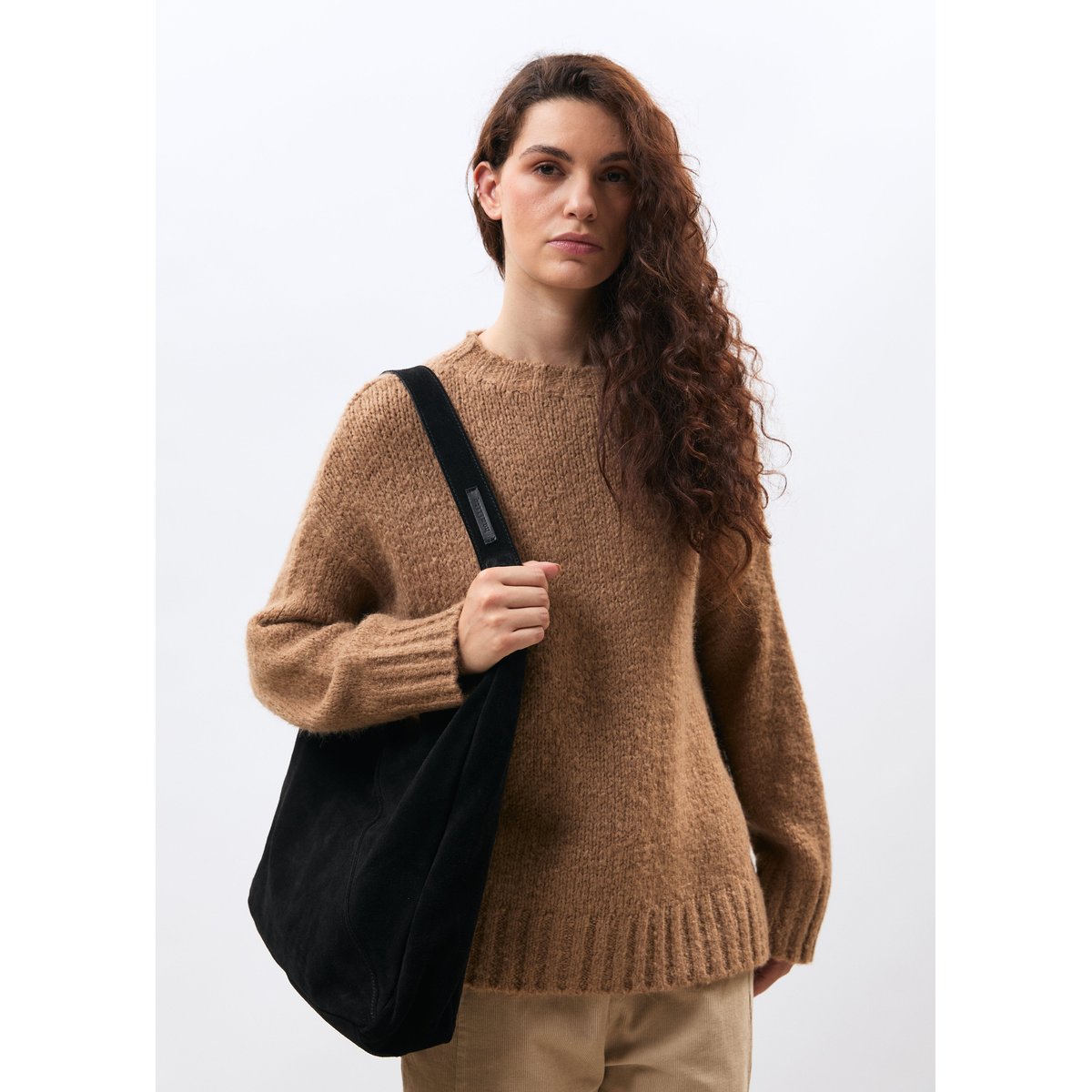 Sac hobo en daim noir, HUMILITY