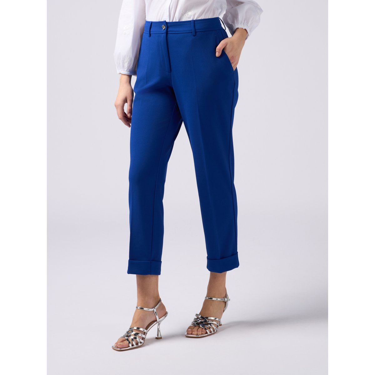 Pantalon Regular en crêpe scuba bleuet, OLTRE