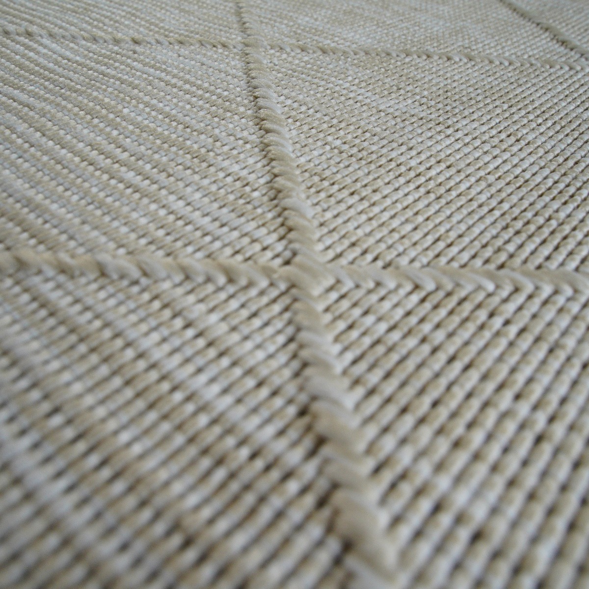 Tapis salon moderne losange RIVAGE beige, THE DECO FACTORY