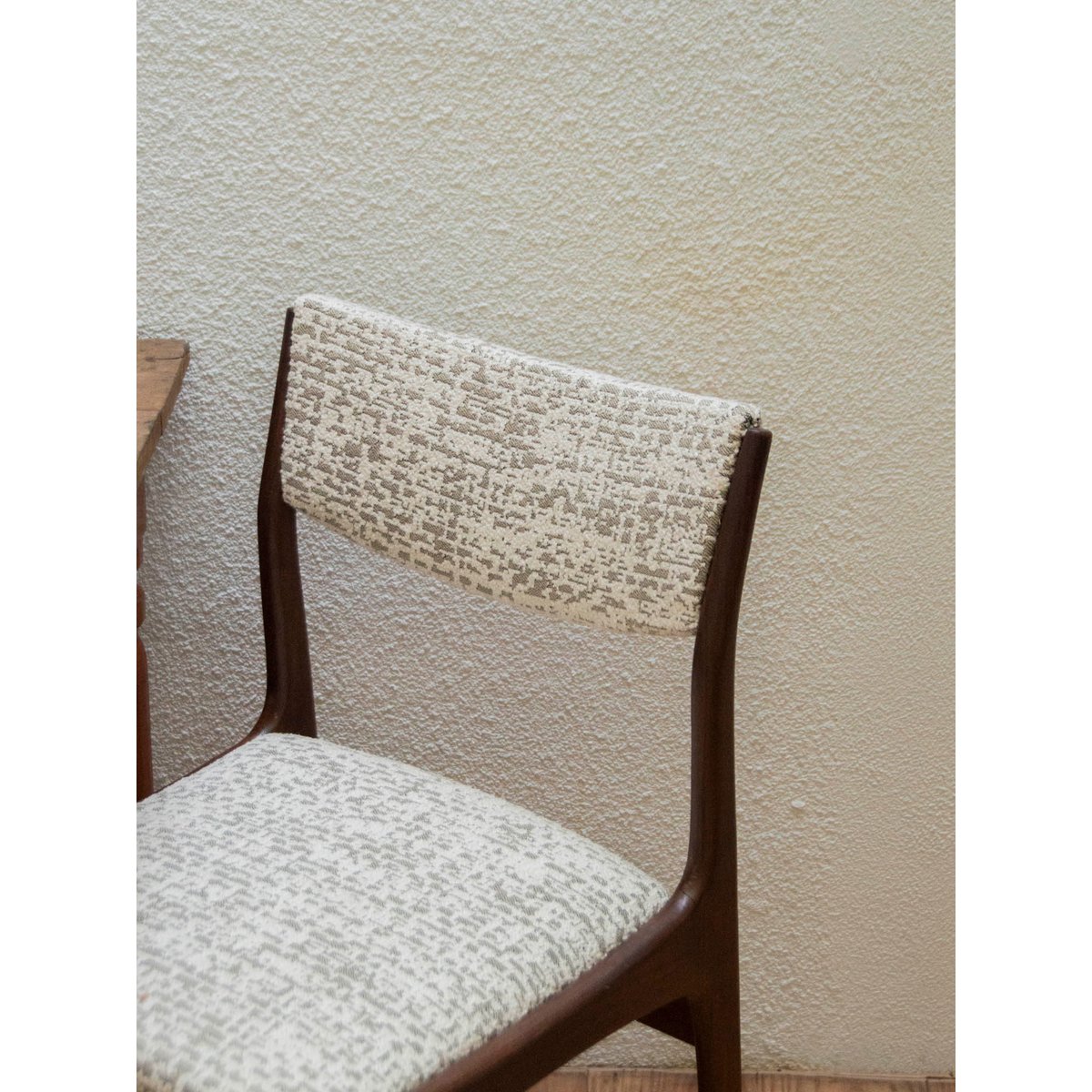 Paire de chaises scandinaves Alma N°1079 - Bon état bois, DEBONGOUT
