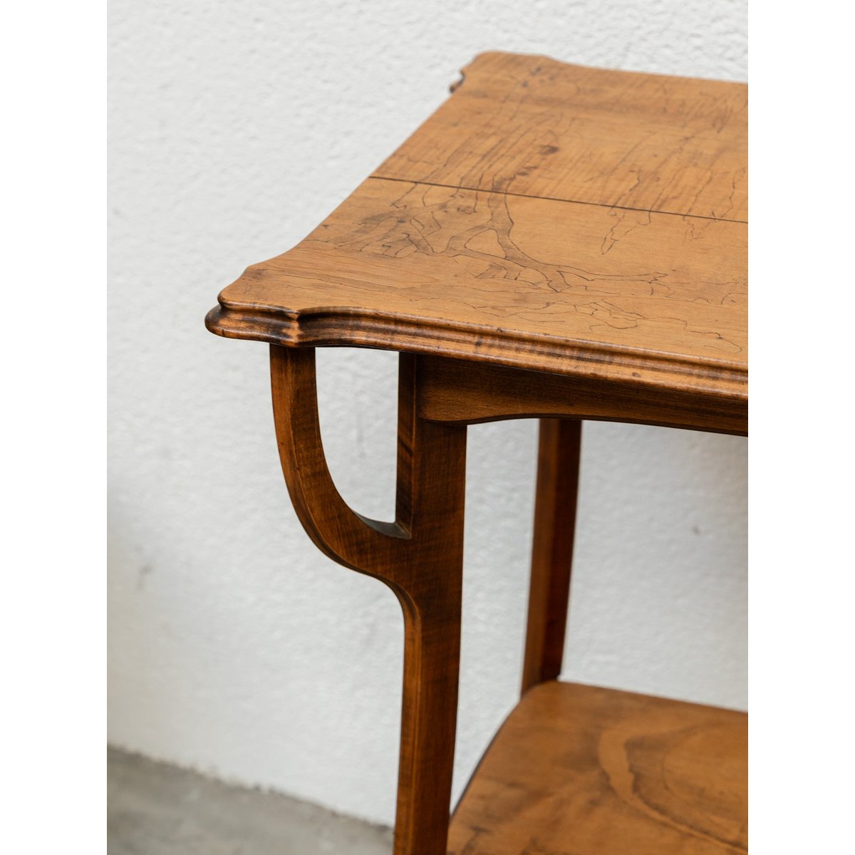 Table d'appoint en marqueterie Francine N°1101 - Bon état bois clair, DEBONGOUT