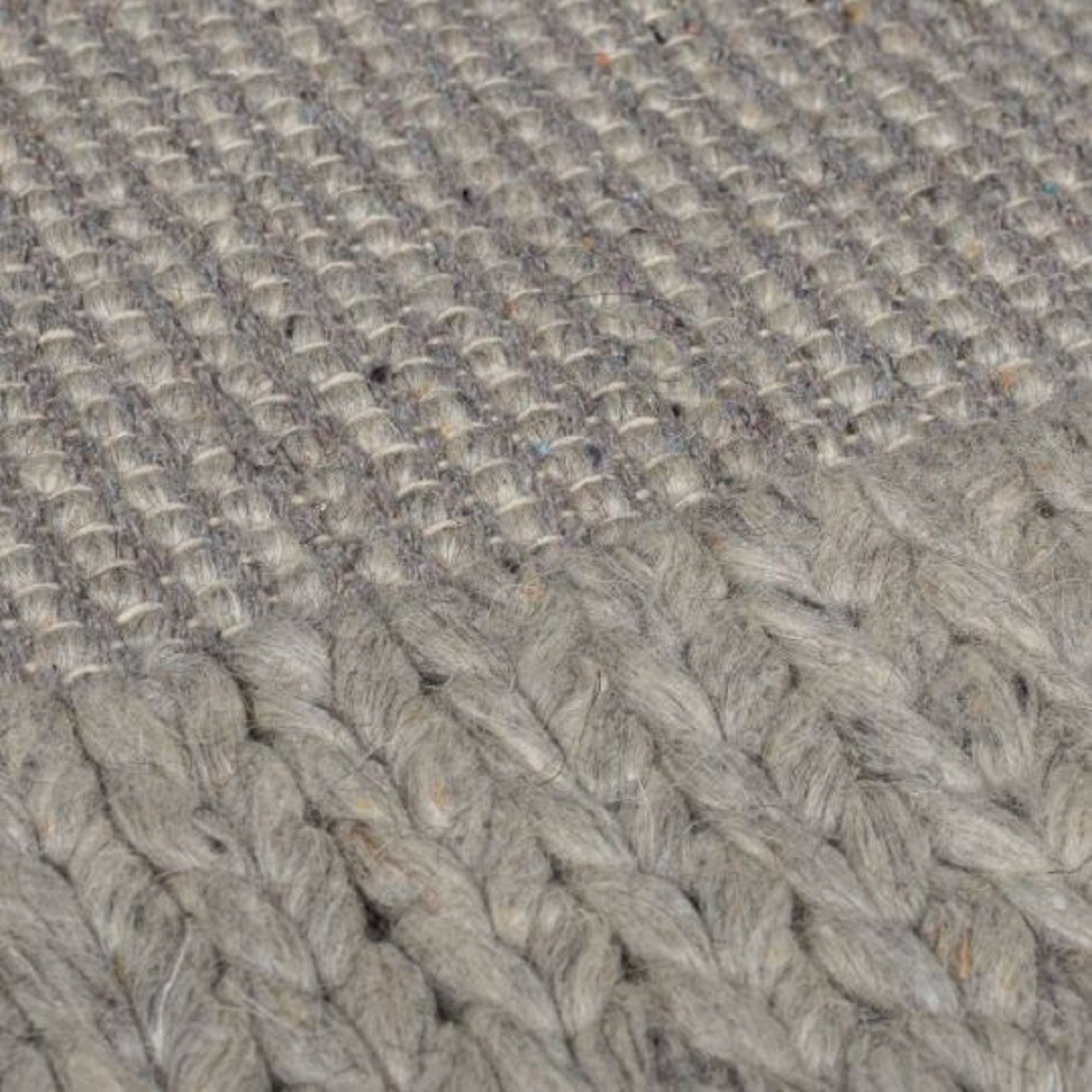 Tapis salon et chambre design tressé en laine PILAT gris, NOVATREND