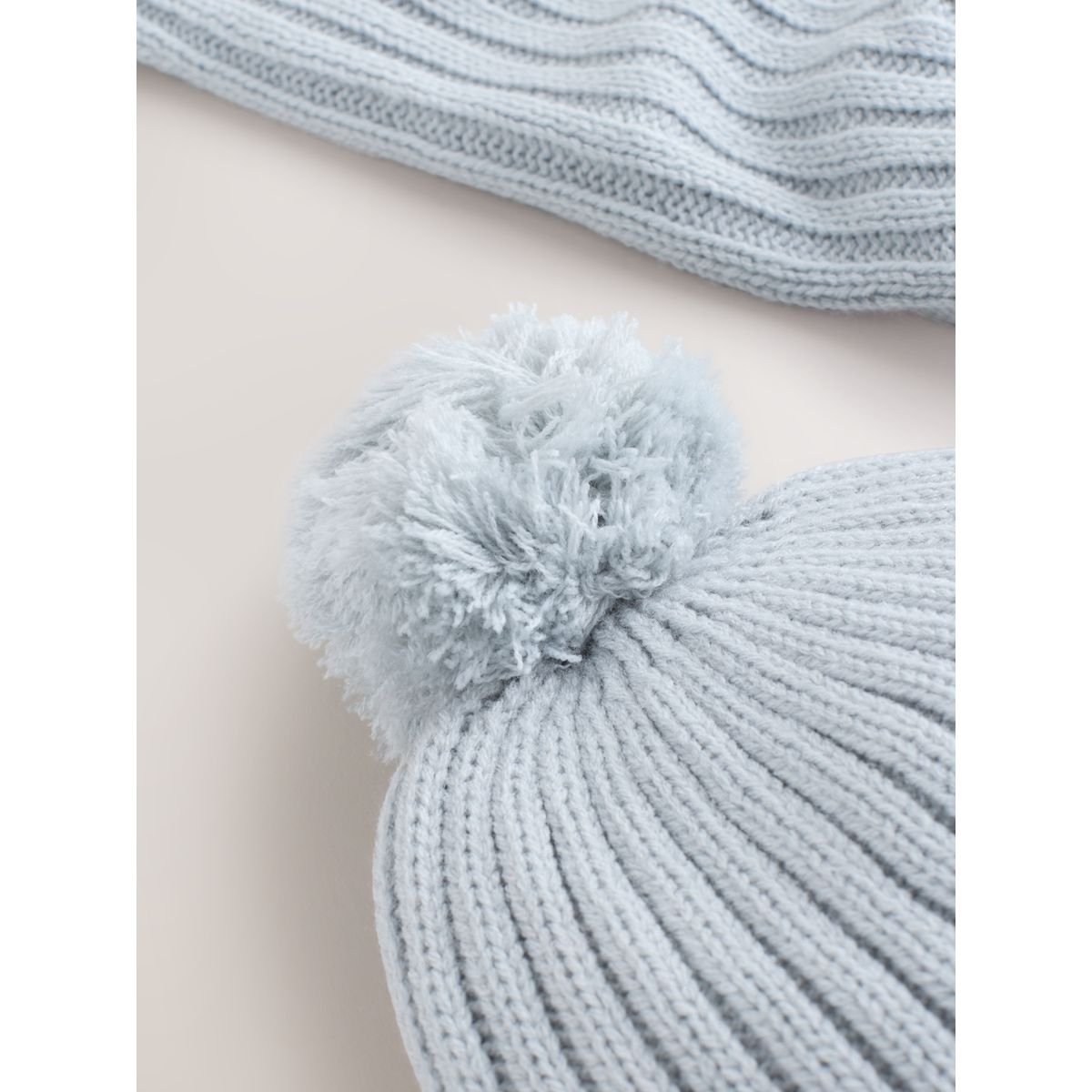 Bonnet à pompon et snood, 2 pièces gris anthracite, NEXT