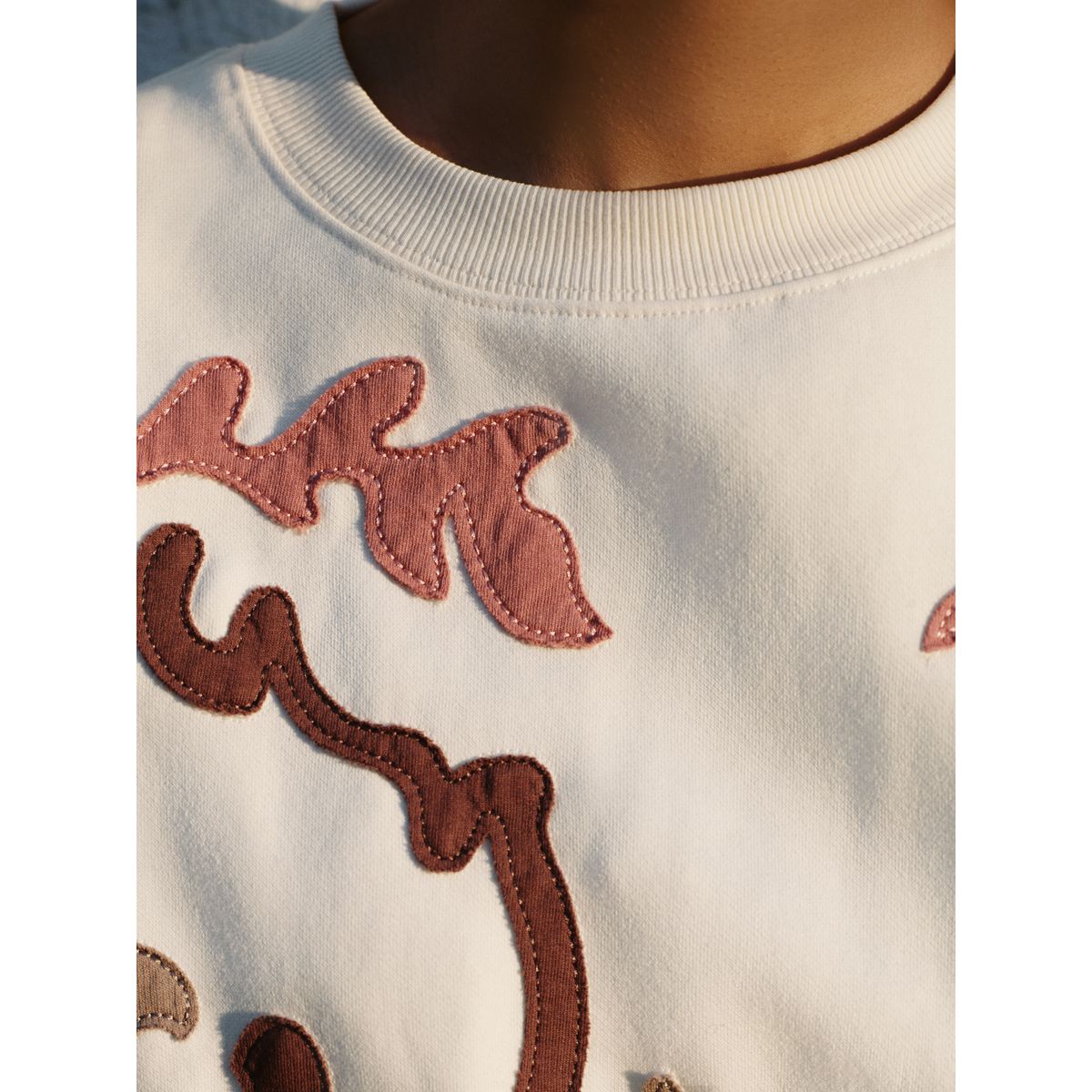 Sweat-shirt avec détails appliqués blanc, NEXT