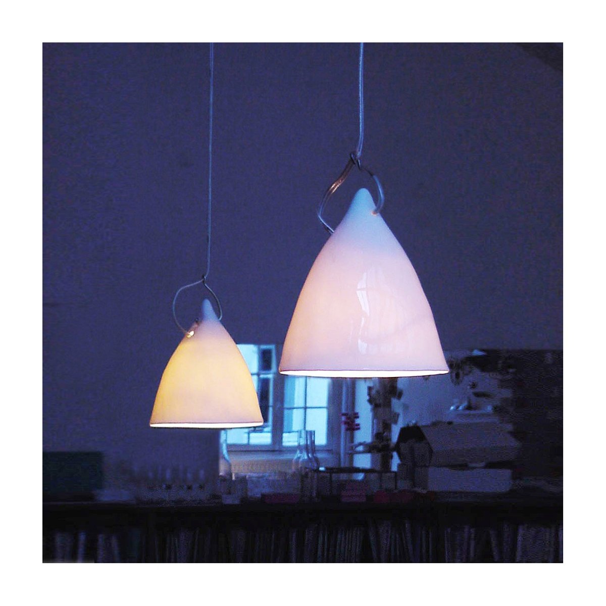 Lampe Cornette Suspendue Porcelaine blanc brillant, TSE ET TSE ASSOCIÉES