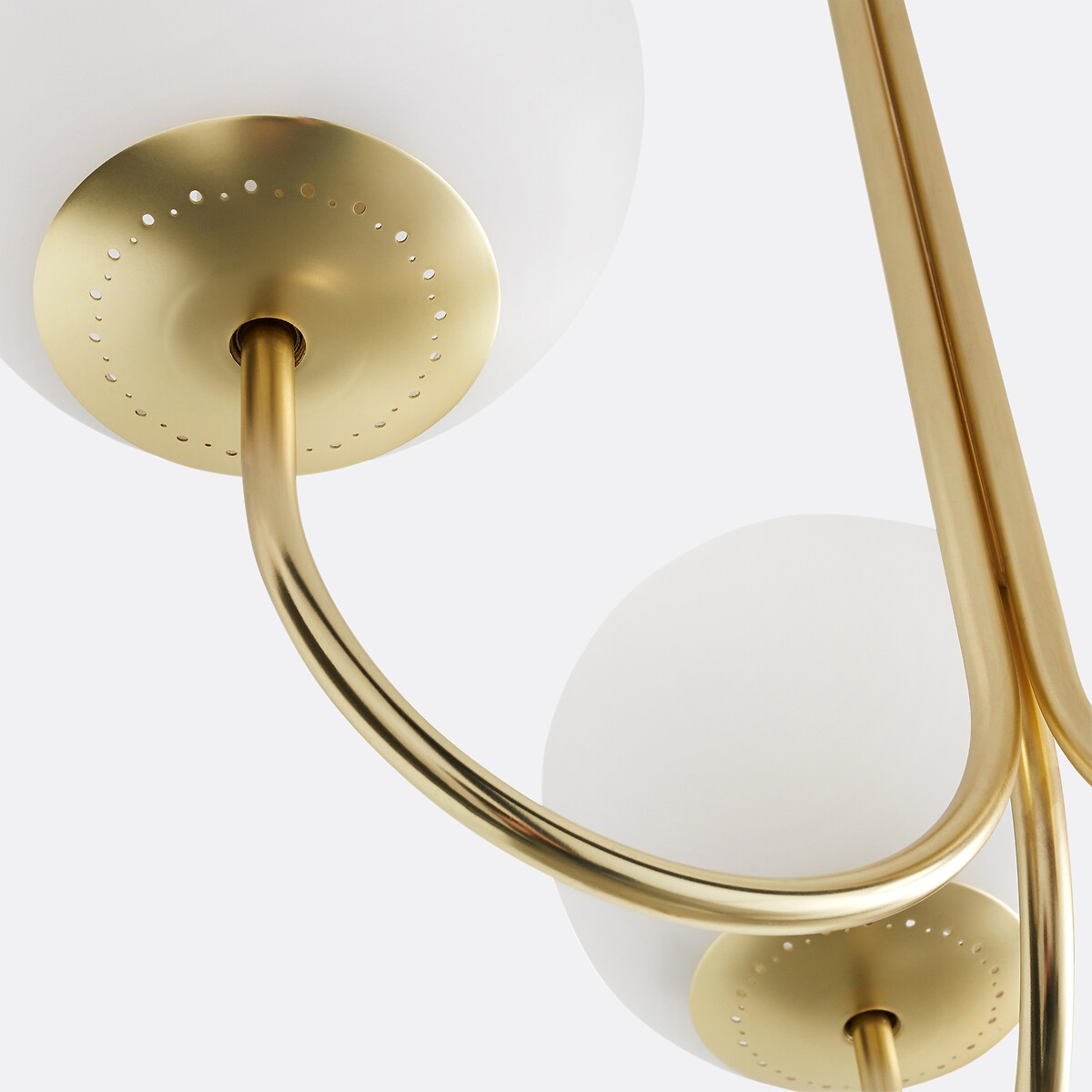 Hanglamp in messing en opaline glas, Moricio wit, LA REDOUTE INTERIEURS