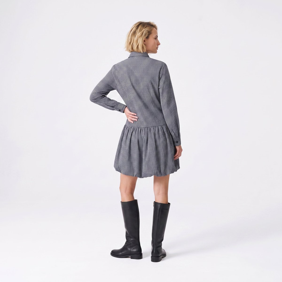 Robe chemise structurée avec volume bouffant en dessous ARERIE bleu marine, ARTLOVE