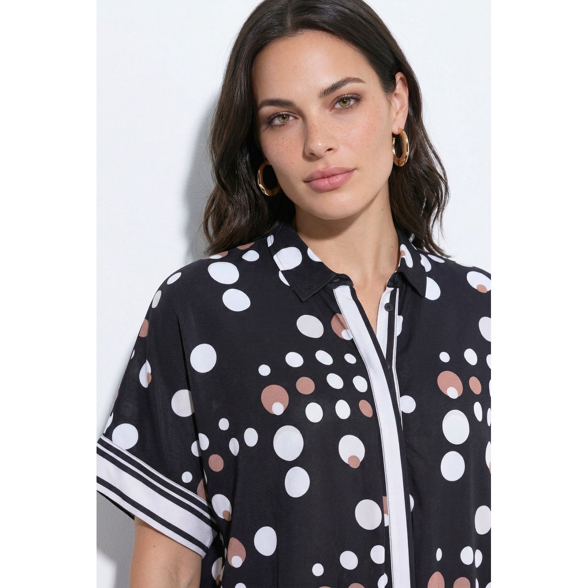 Blouse à pois au tombé fluide noir, ULLA POPKEN