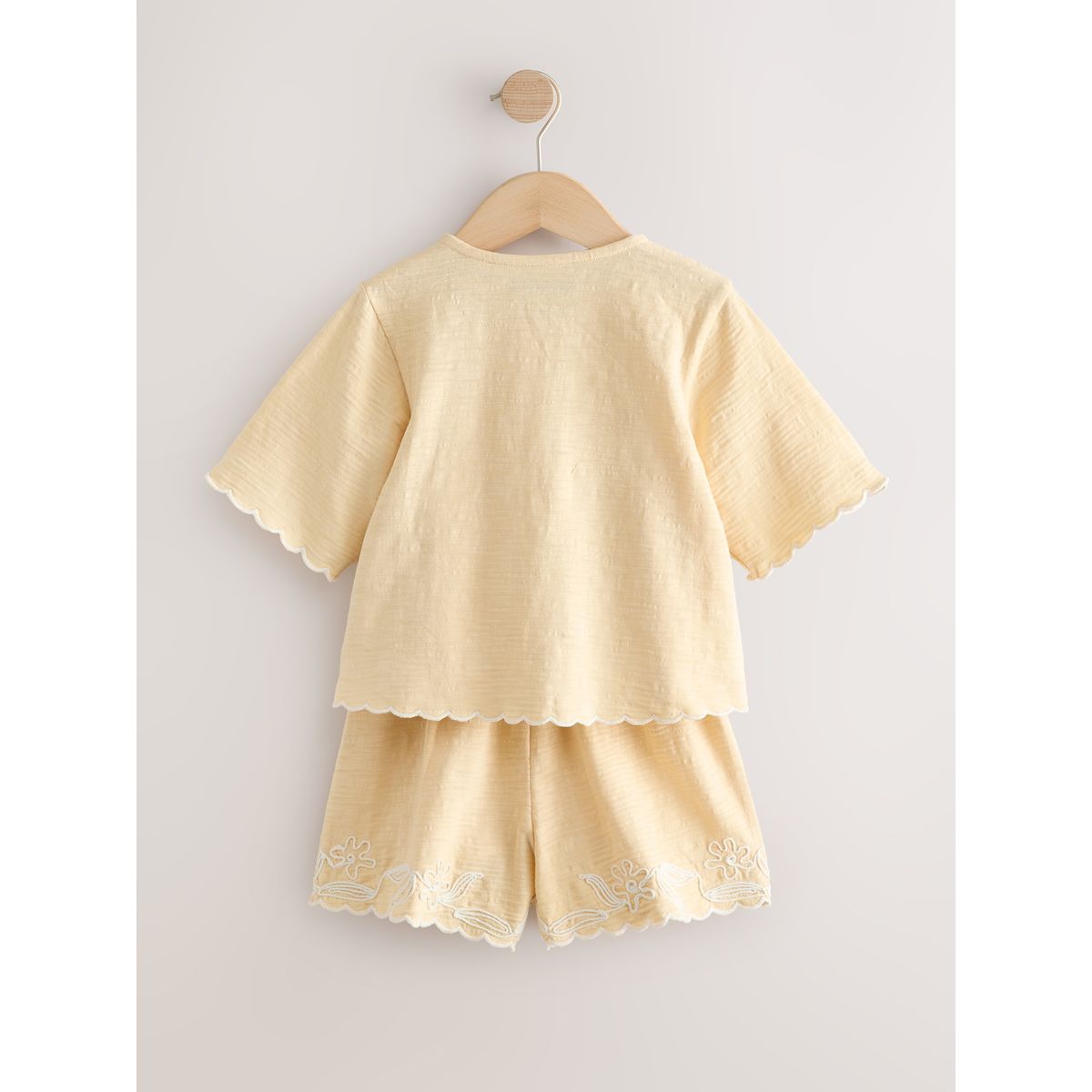 Ensemble short à nouer avec broderie jaune, NEXT