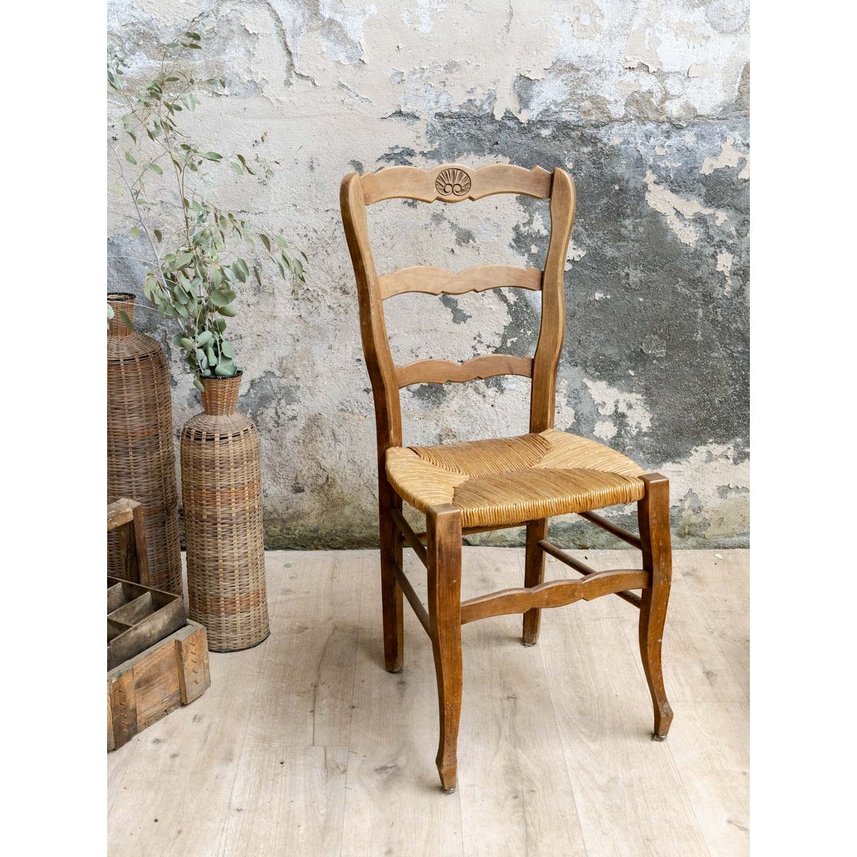 Paire de chaises en bois et paille Claude N°1668 - Bon état bois clair, DEBONGOUT