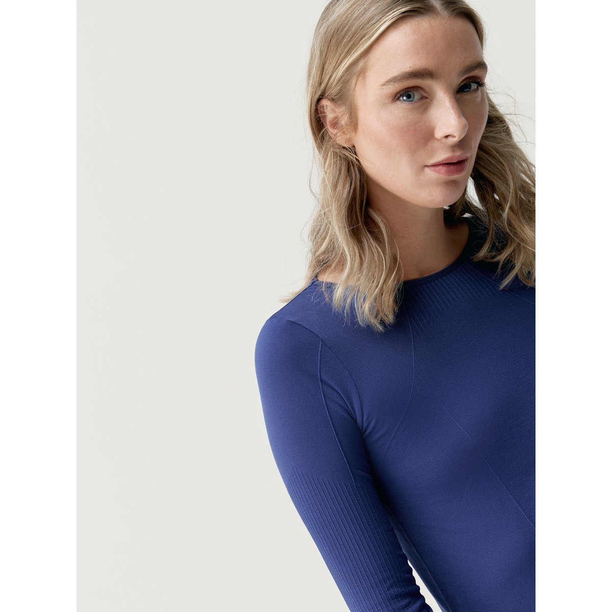T-Shirt de sport Seamless manches longues BALASANA bleu foncé, BORN